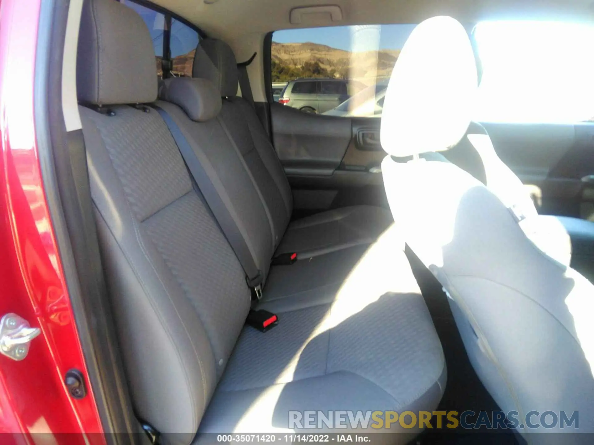 8 fotografías del automóvil dañado 5TFAX5GN0LX187914 TOYOTA TACOMA 2WD 2020