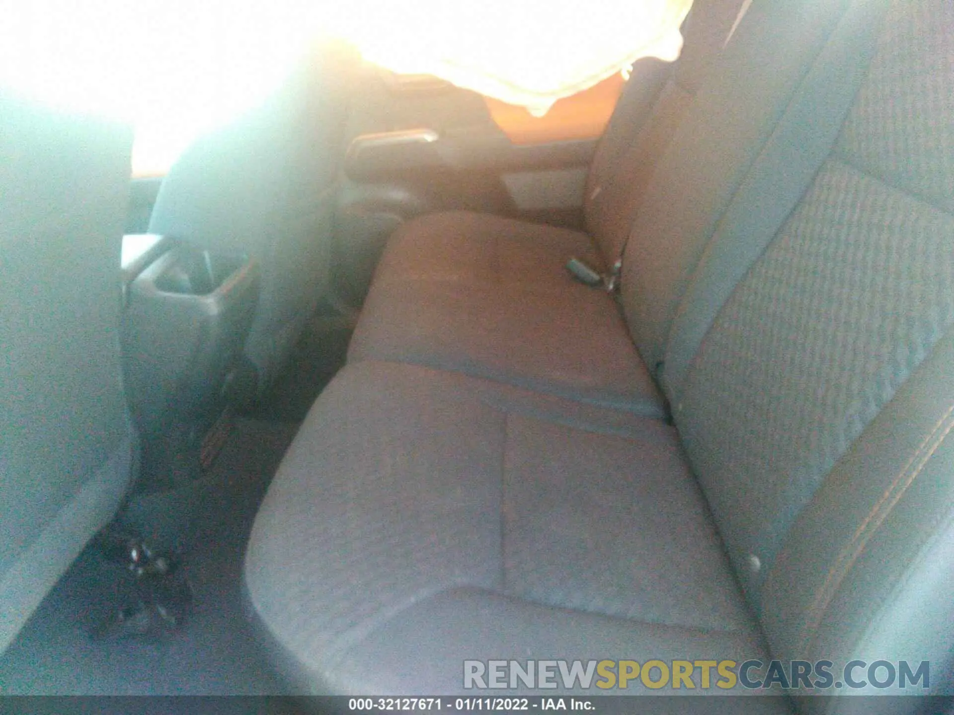 8 fotografías del automóvil dañado 5TFAX5GN4LX187916 TOYOTA TACOMA 2WD 2020