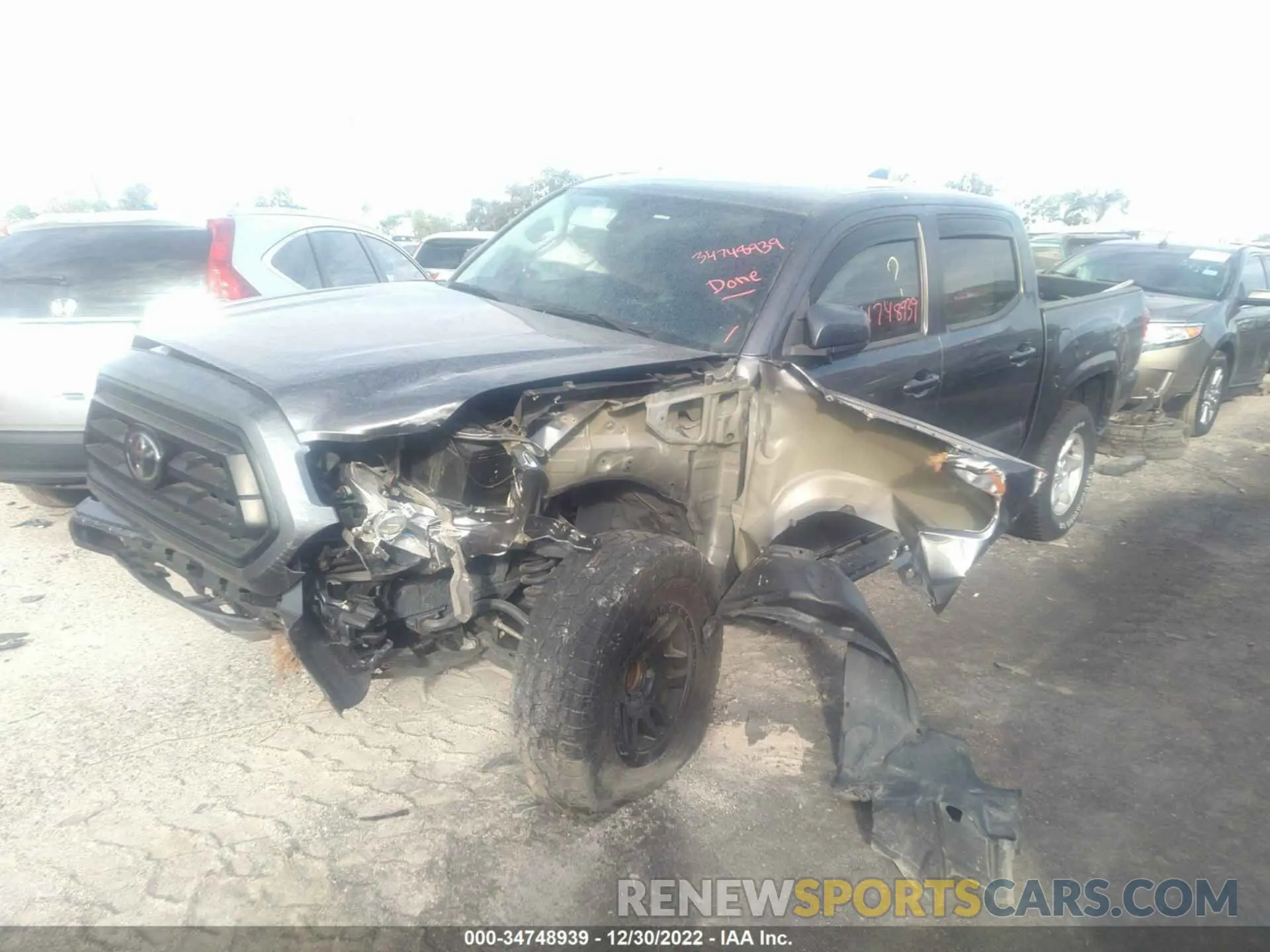 2 fotografías del automóvil dañado 5TFAX5GN7LX170415 TOYOTA TACOMA 2WD 2020