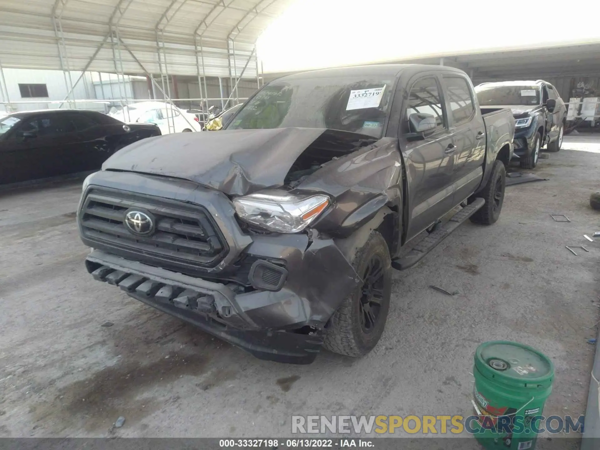 2 fotografías del automóvil dañado 5TFAX5GN9LX185305 TOYOTA TACOMA 2WD 2020