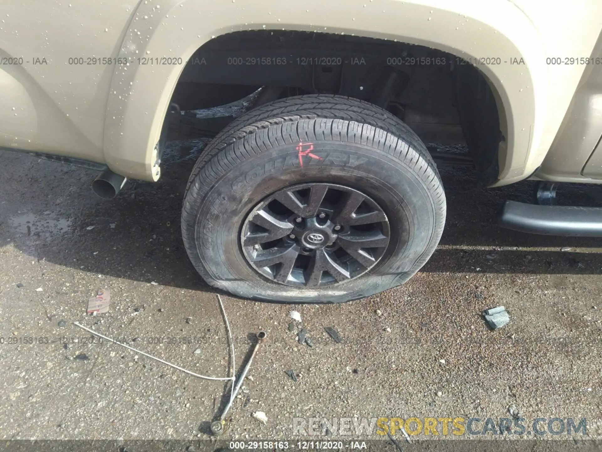 15 fotografías del automóvil dañado 5TFAZ5CN1LX093685 TOYOTA TACOMA 2WD 2020