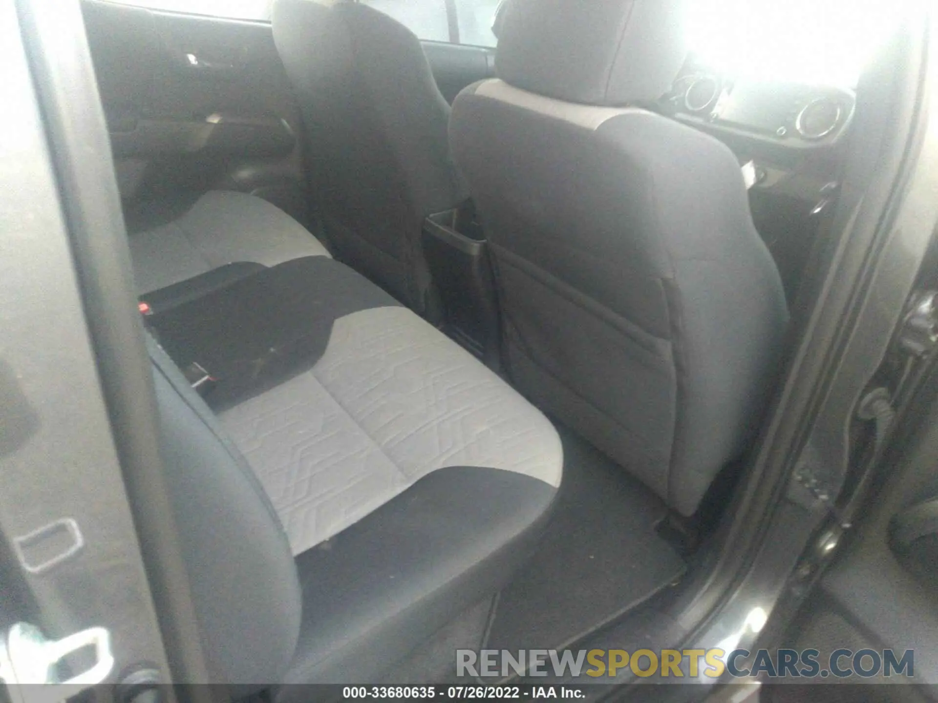 8 fotografías del automóvil dañado 5TFAZ5CN4LX094605 TOYOTA TACOMA 2WD 2020