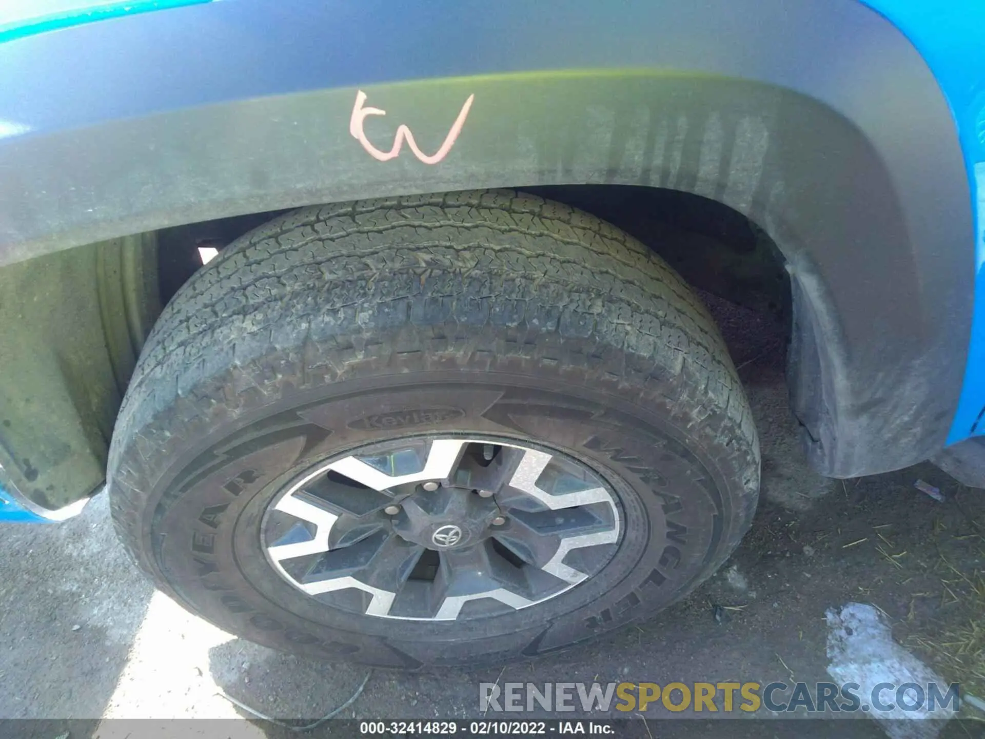 12 fotografías del automóvil dañado 5TFAZ5CN5LX091695 TOYOTA TACOMA 2WD 2020