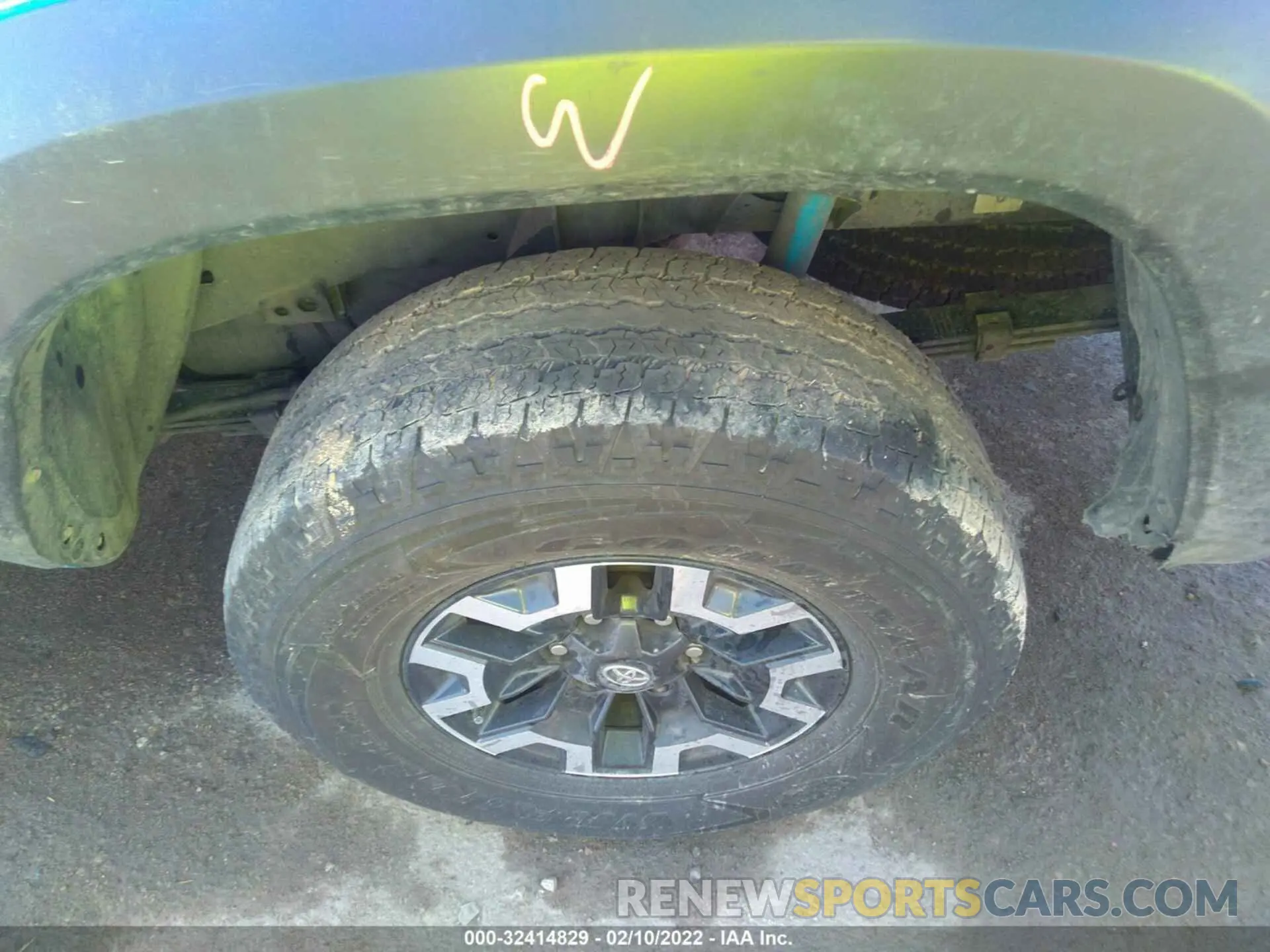 13 fotografías del automóvil dañado 5TFAZ5CN5LX091695 TOYOTA TACOMA 2WD 2020