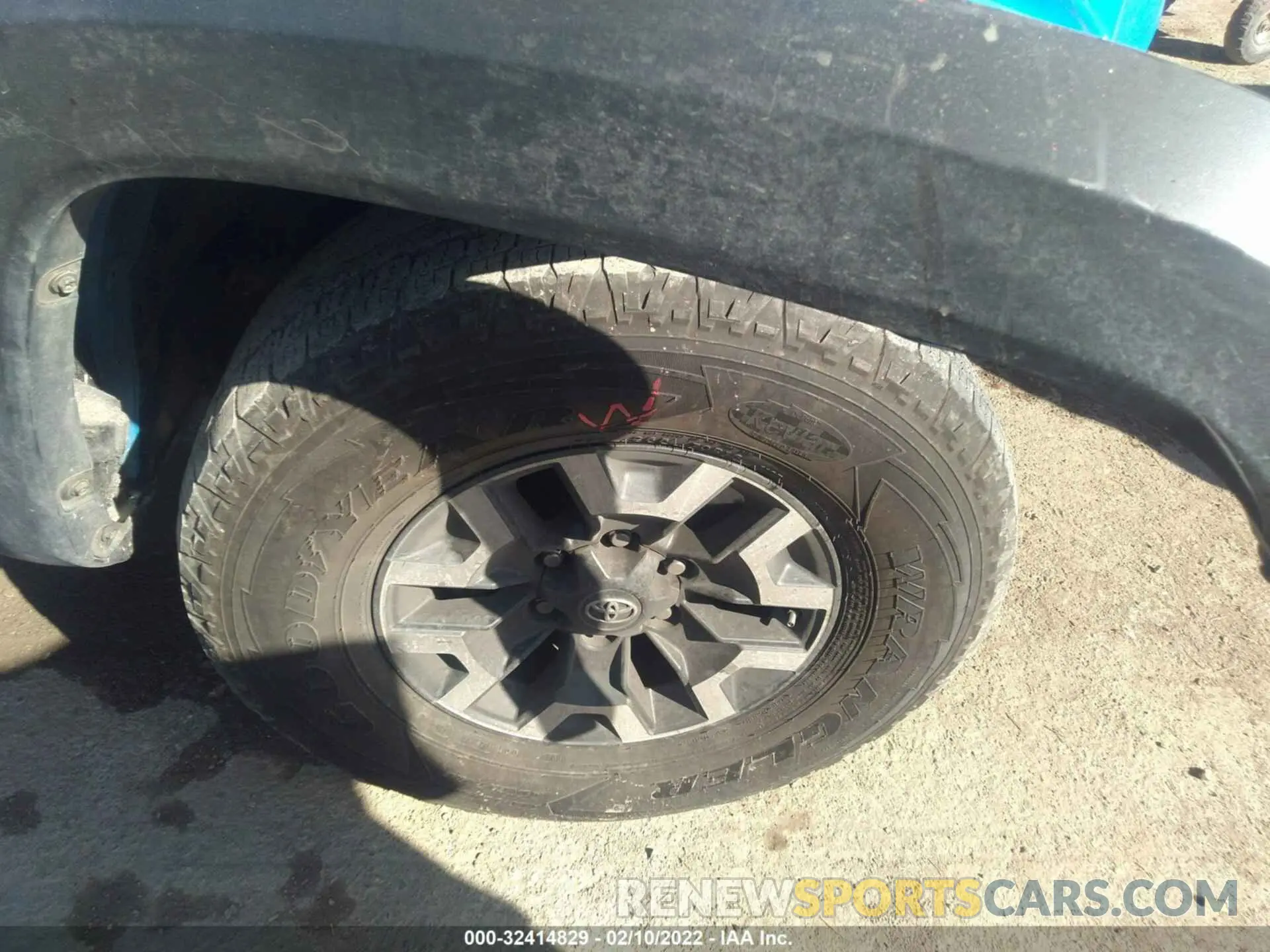 14 fotografías del automóvil dañado 5TFAZ5CN5LX091695 TOYOTA TACOMA 2WD 2020