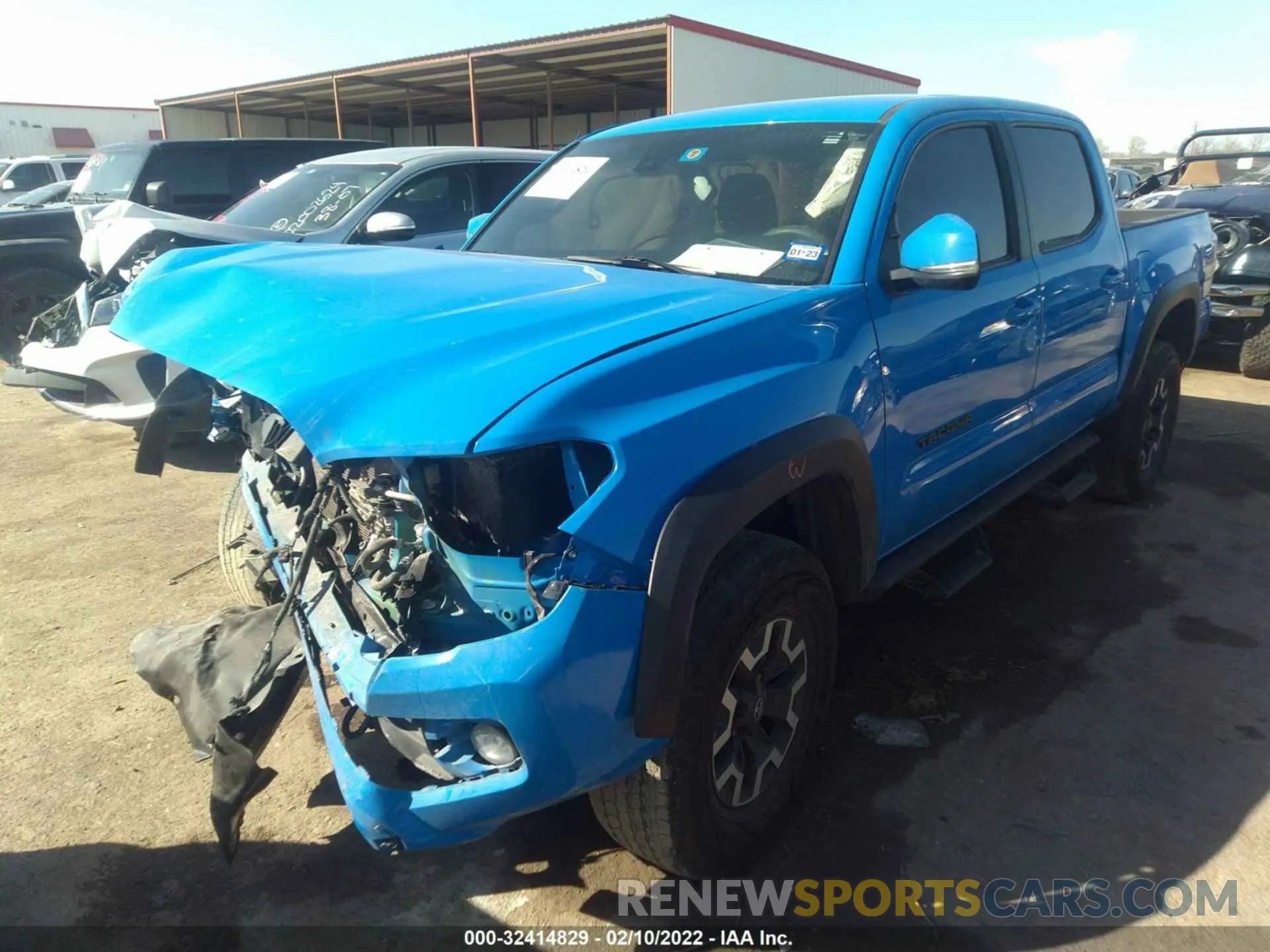 2 fotografías del automóvil dañado 5TFAZ5CN5LX091695 TOYOTA TACOMA 2WD 2020