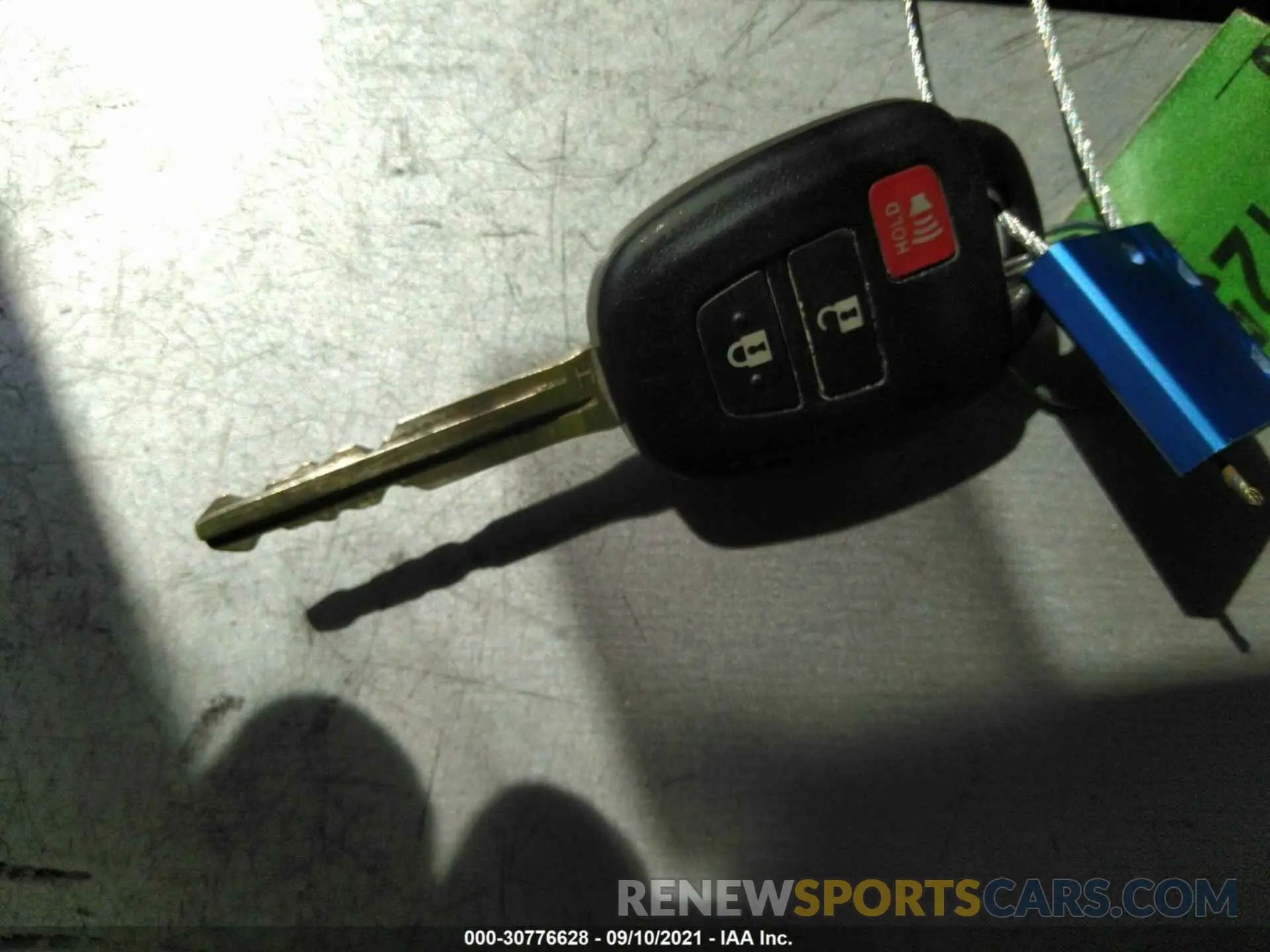 11 fotografías del automóvil dañado 5TFRZ5CN2LX090121 TOYOTA TACOMA 2WD 2020