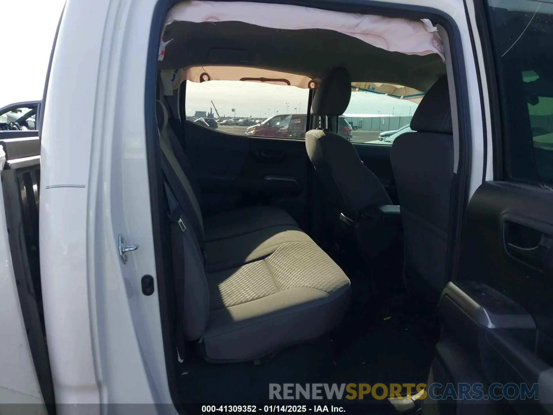 8 fotografías del automóvil dañado 3TMAZ5CN0MM151647 TOYOTA TACOMA 2WD 2021