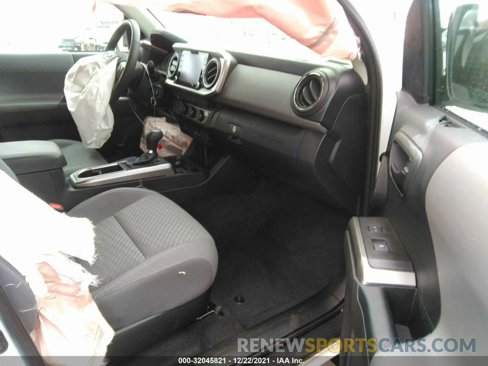5 fotografías del automóvil dañado 3TYAX5GN0MT011764 TOYOTA TACOMA 2WD 2021