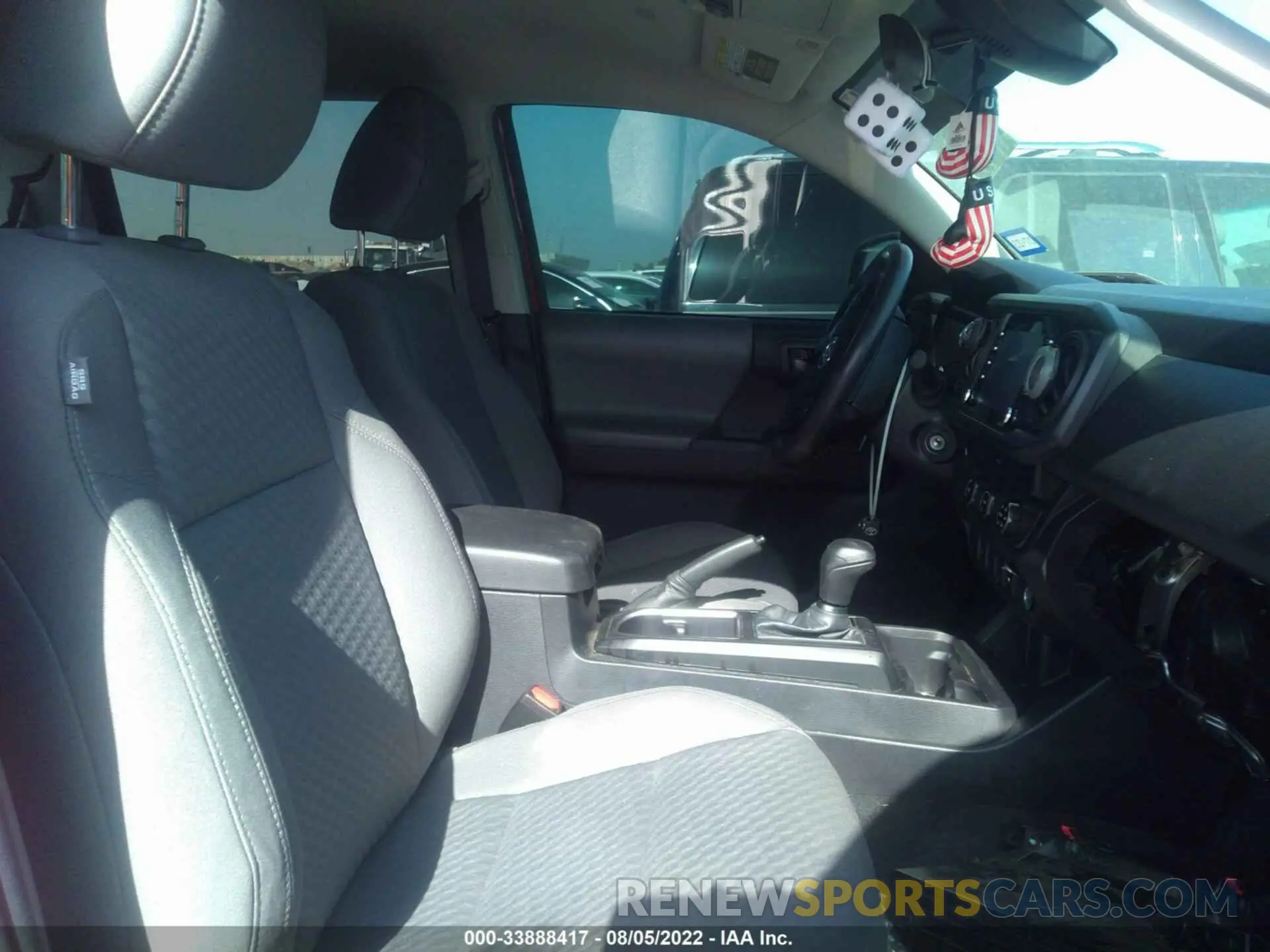 5 fotografías del automóvil dañado 3TYAX5GN7MT025919 TOYOTA TACOMA 2WD 2021