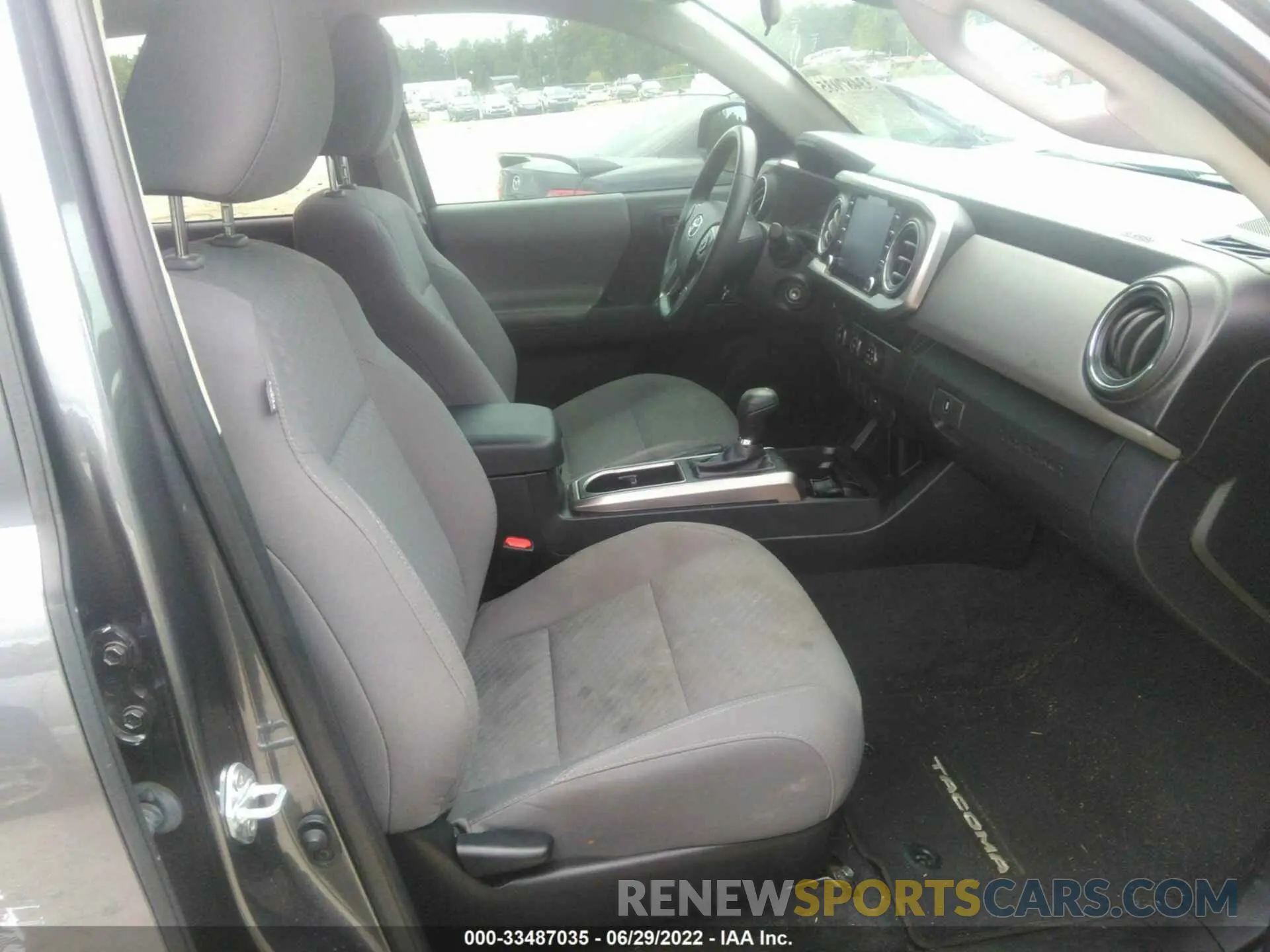 5 fotografías del automóvil dañado 3TYAX5GN8MT016193 TOYOTA TACOMA 2WD 2021
