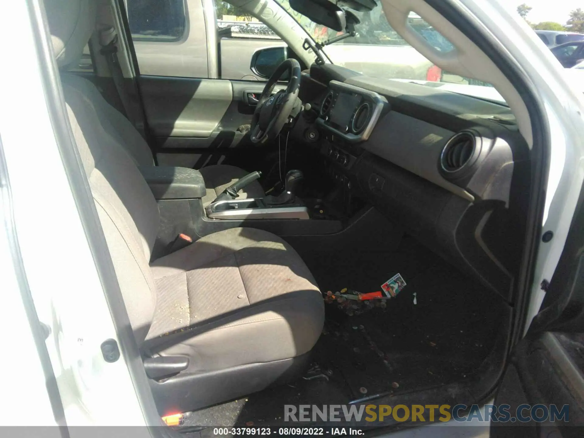 5 fotografías del automóvil dañado 5TFAZ5CN2MX107644 TOYOTA TACOMA 2WD 2021