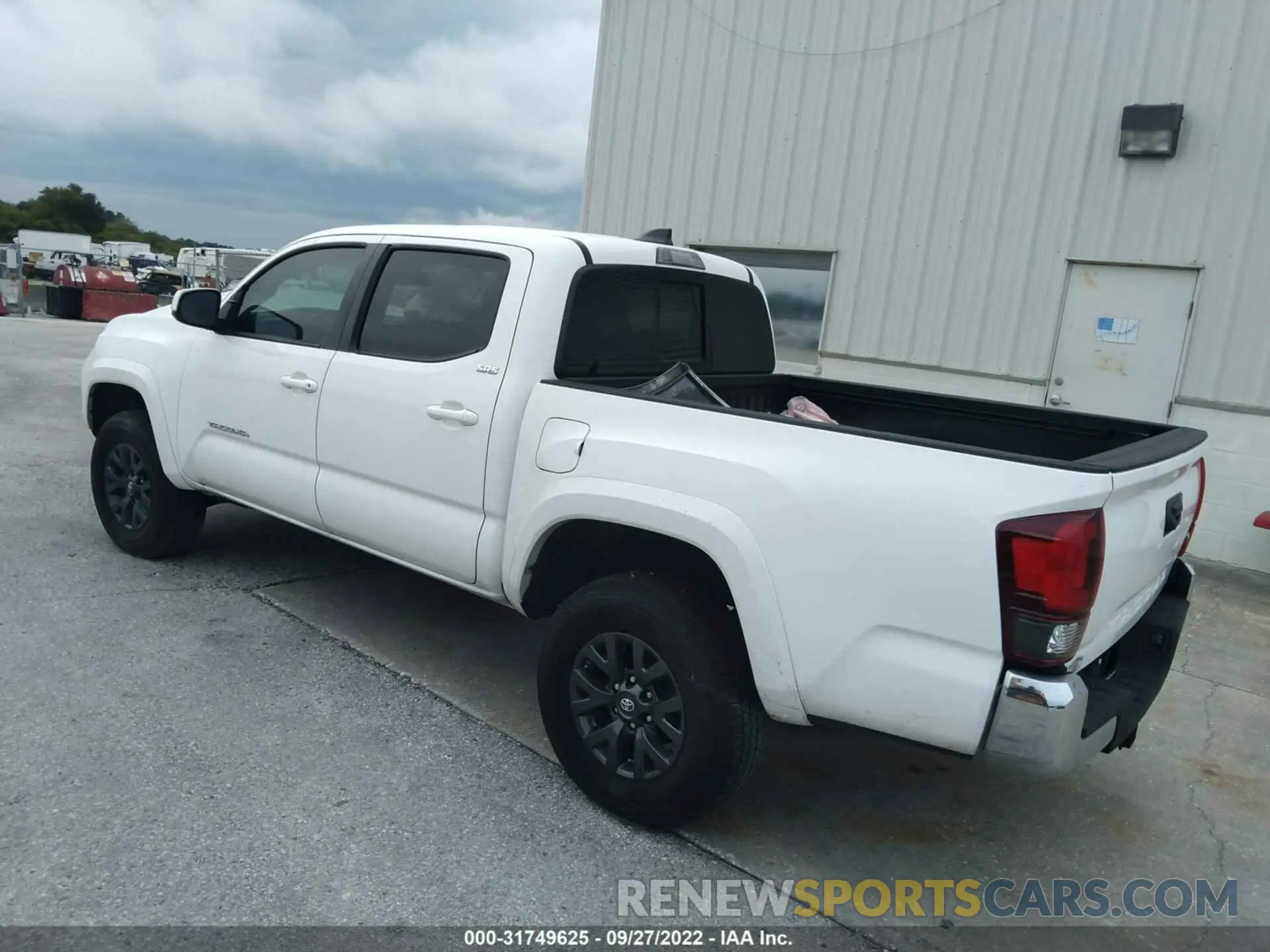 3 fotografías del automóvil dañado 5TFAZ5CN9MX099770 TOYOTA TACOMA 2WD 2021