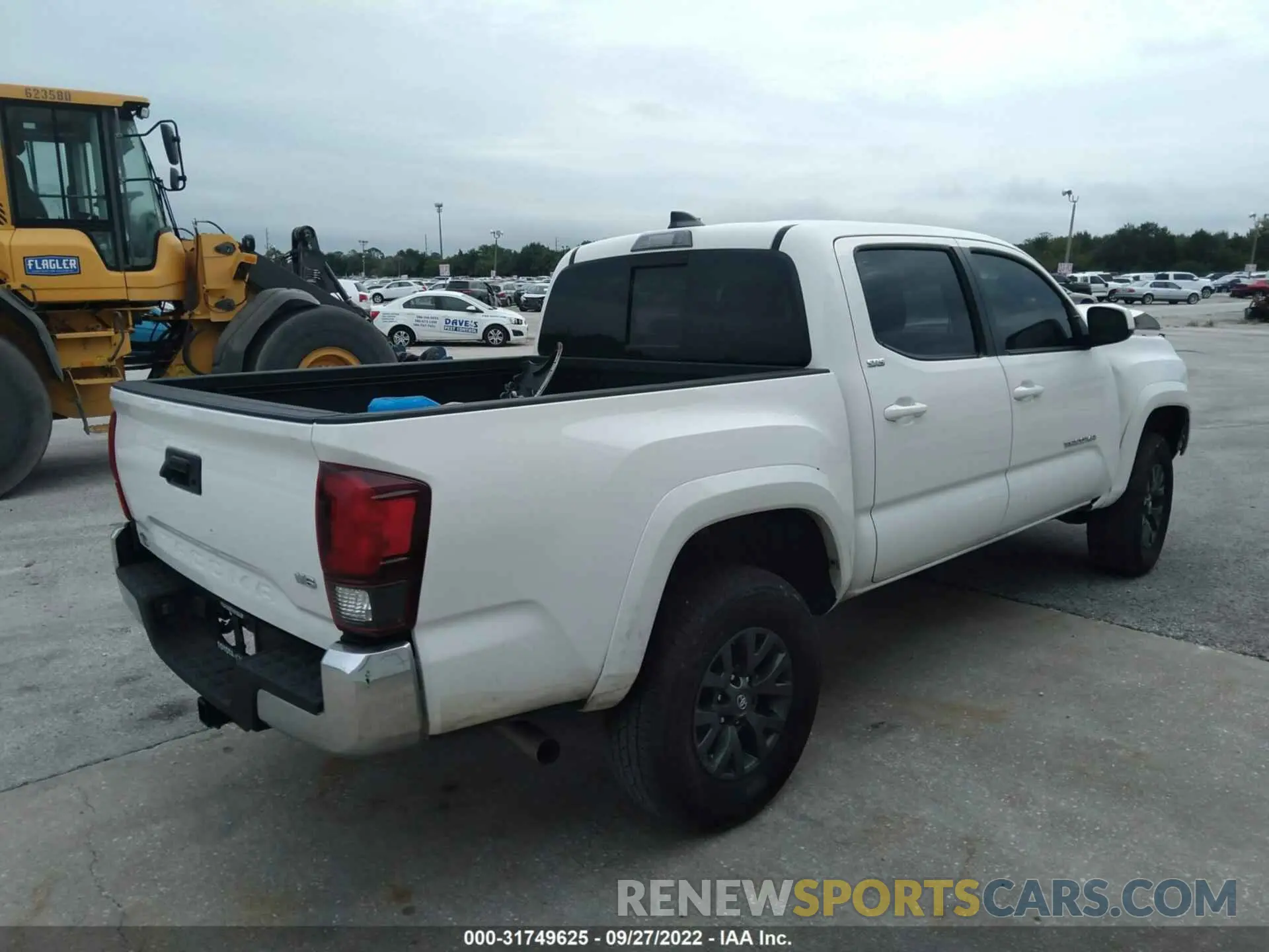 4 fotografías del automóvil dañado 5TFAZ5CN9MX099770 TOYOTA TACOMA 2WD 2021