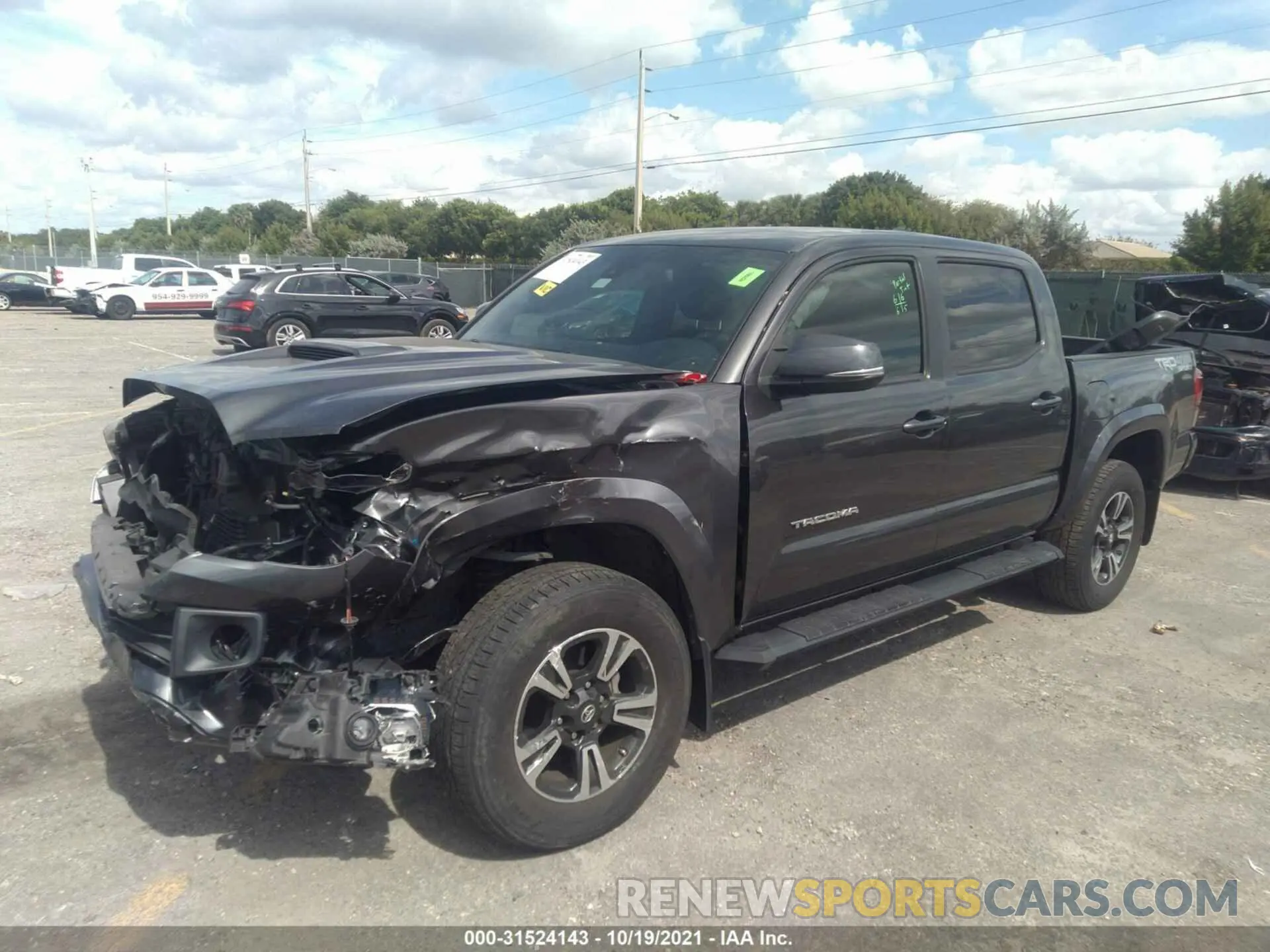 2 fotografías del automóvil dañado 3TMCZ5AN0KM216912 TOYOTA TACOMA 4WD 2019