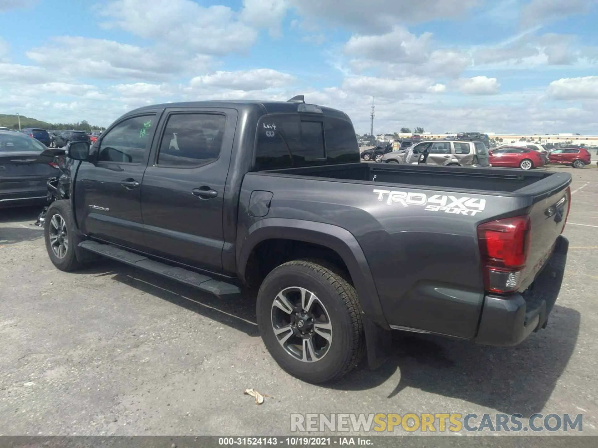 3 fotografías del automóvil dañado 3TMCZ5AN0KM216912 TOYOTA TACOMA 4WD 2019