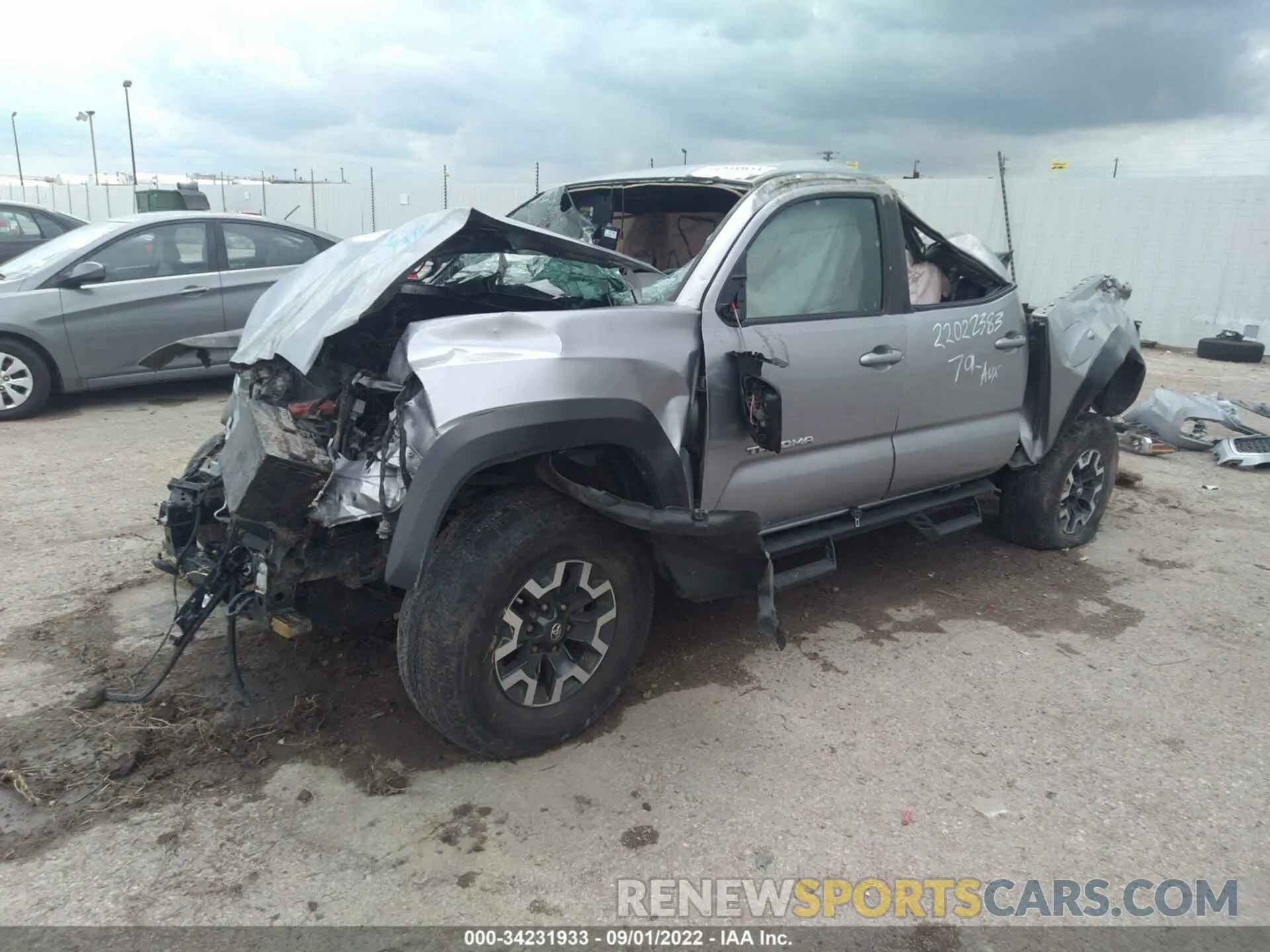 2 fotografías del automóvil dañado 3TMCZ5AN1KM232102 TOYOTA TACOMA 4WD 2019