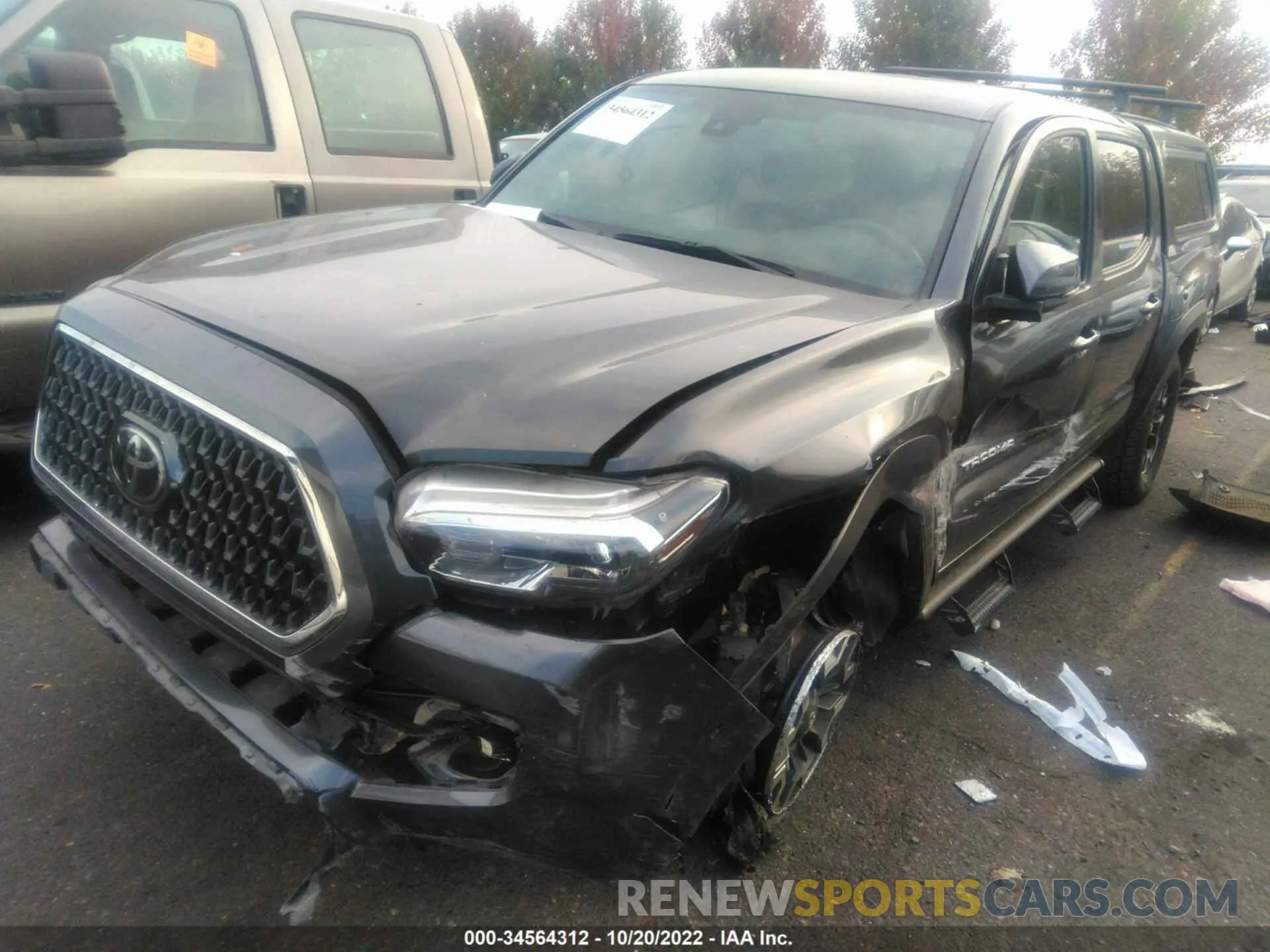 2 fotografías del automóvil dañado 3TMCZ5AN2KM207273 TOYOTA TACOMA 4WD 2019