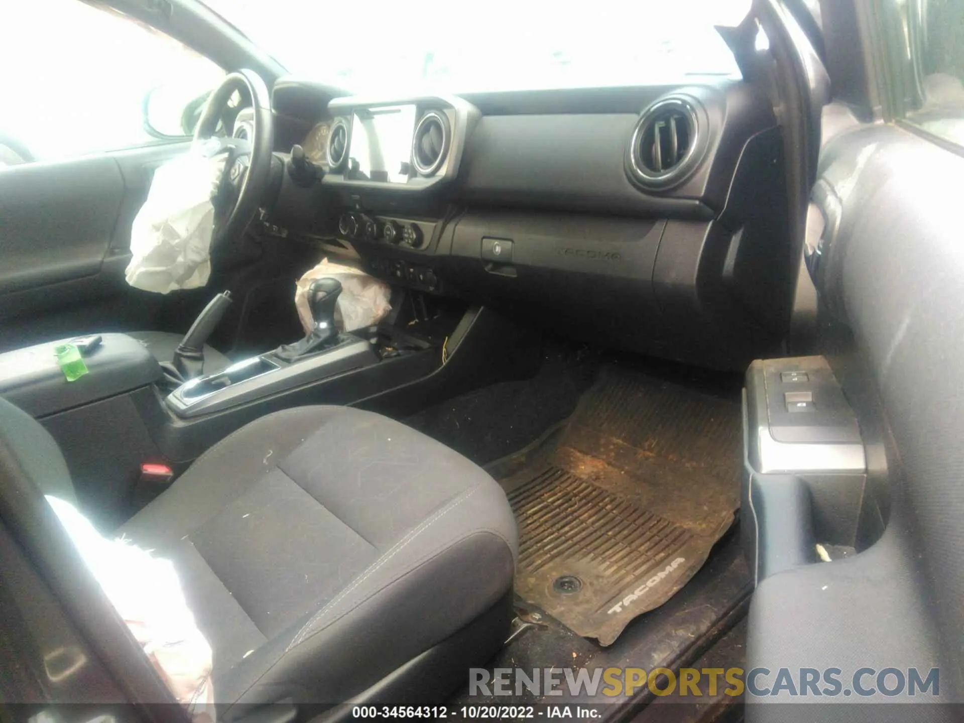 5 fotografías del automóvil dañado 3TMCZ5AN2KM207273 TOYOTA TACOMA 4WD 2019