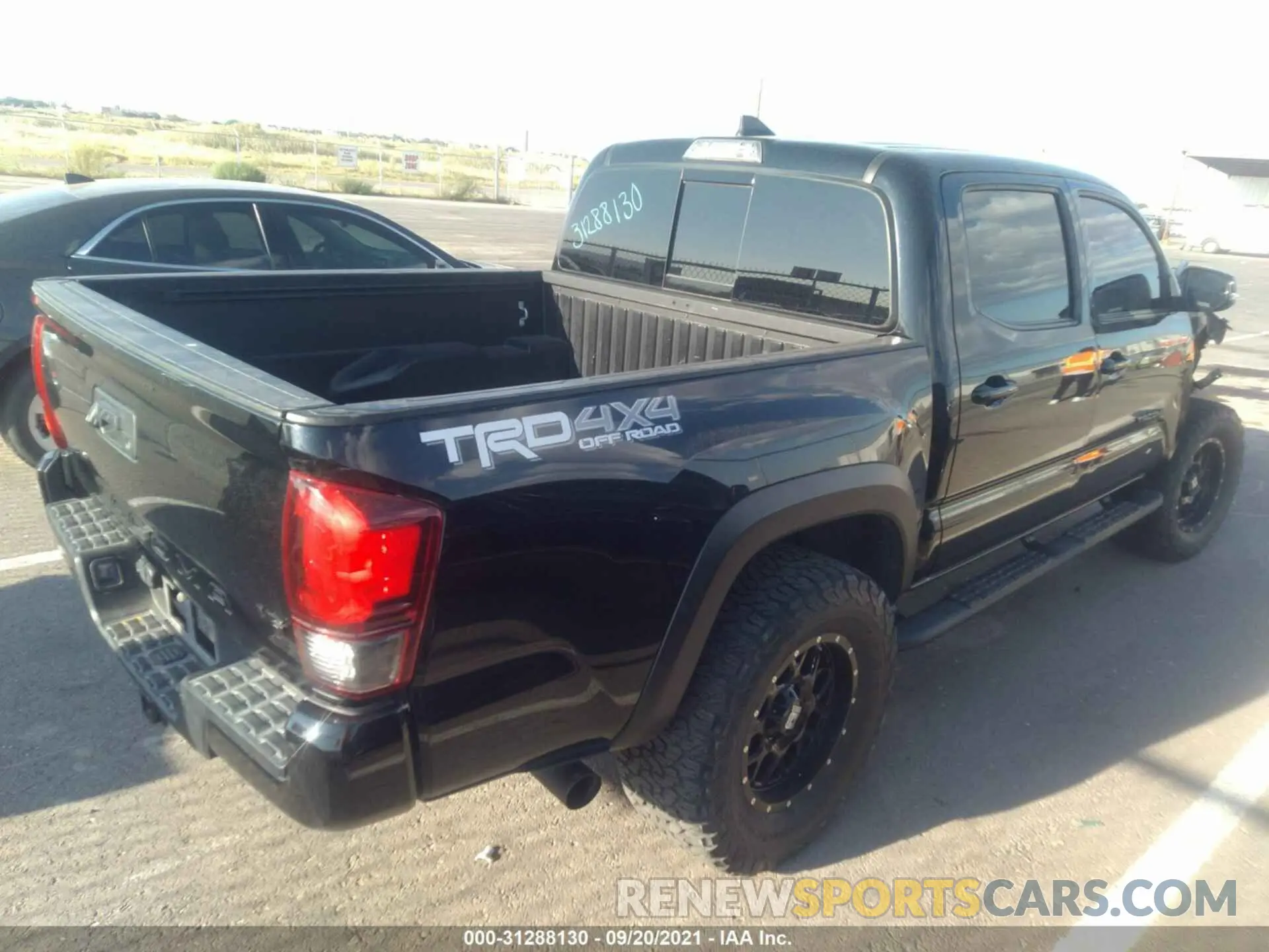 4 fotografías del automóvil dañado 3TMCZ5AN2KM241925 TOYOTA TACOMA 4WD 2019