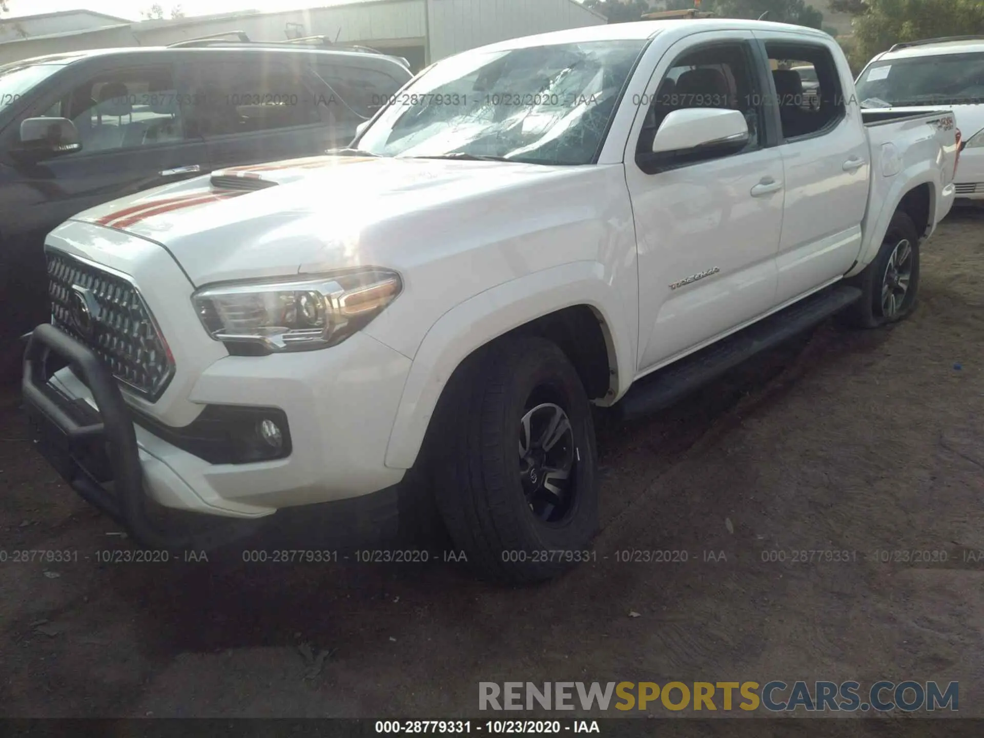 2 fotografías del automóvil dañado 3TMCZ5AN2KM248986 TOYOTA TACOMA 4WD 2019