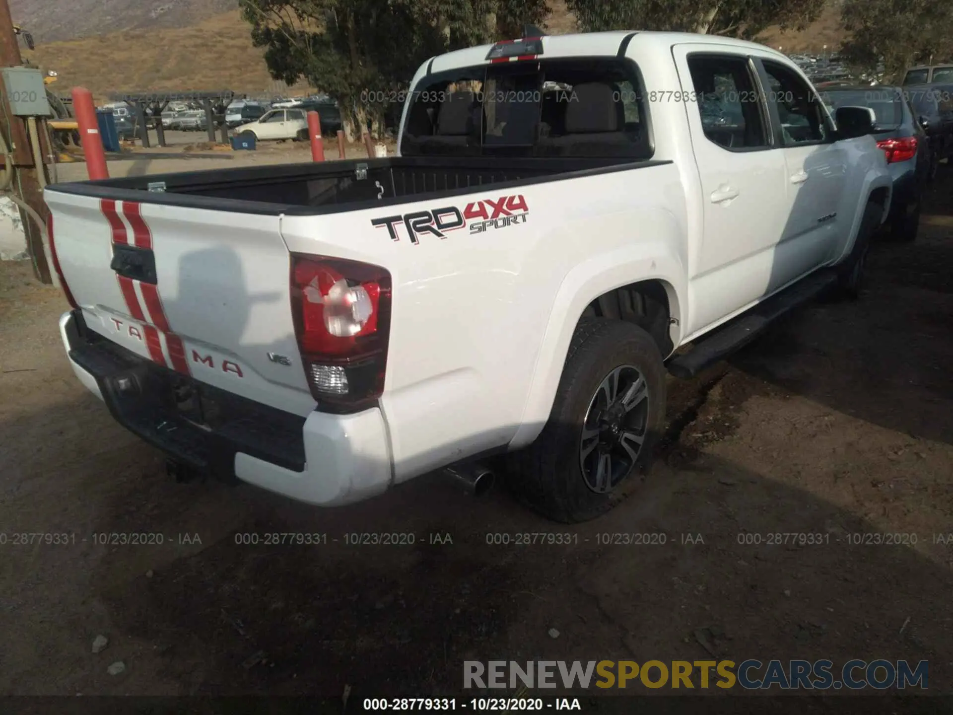4 fotografías del automóvil dañado 3TMCZ5AN2KM248986 TOYOTA TACOMA 4WD 2019