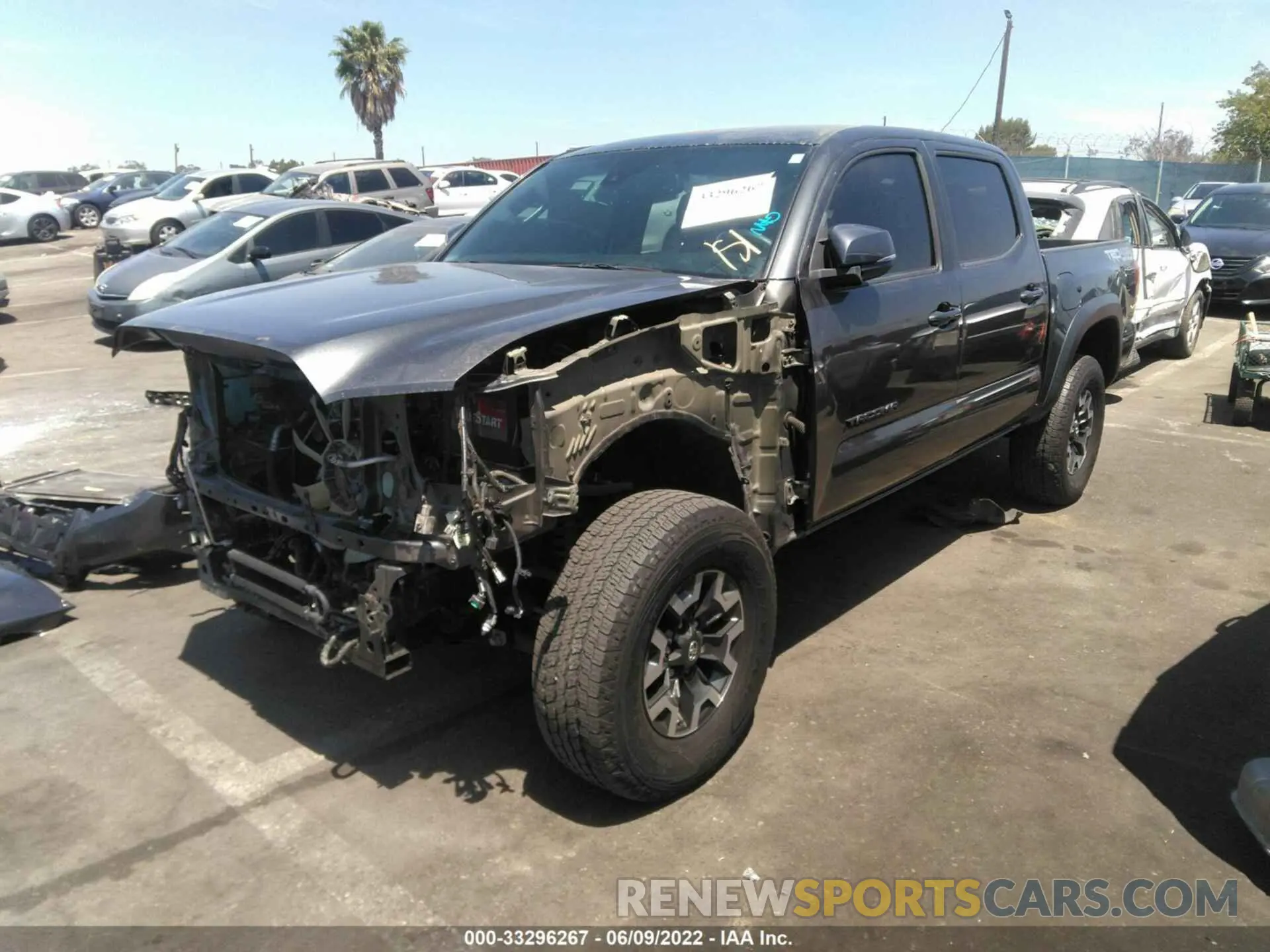 2 fotografías del automóvil dañado 3TMCZ5AN3KM196817 TOYOTA TACOMA 4WD 2019