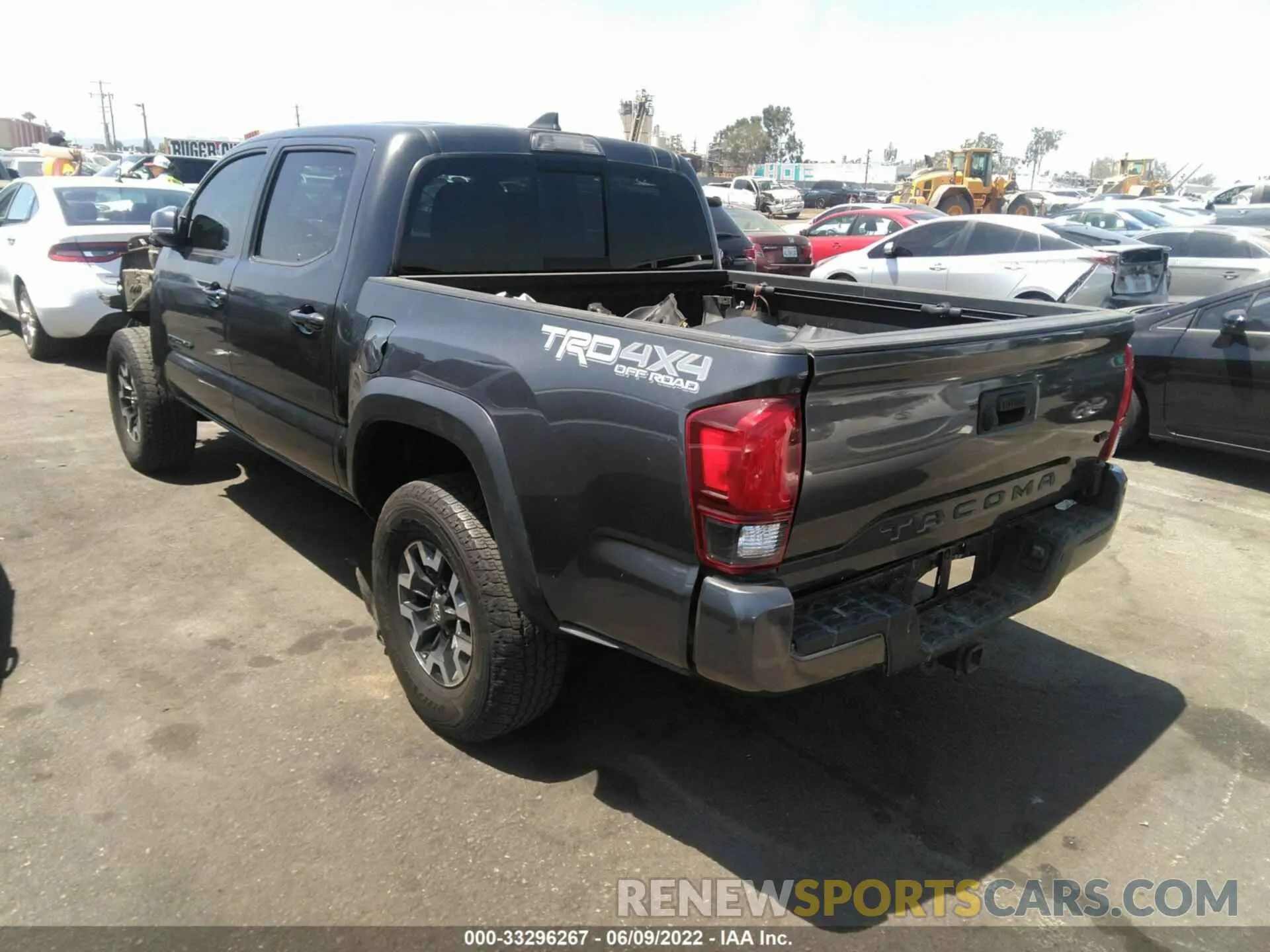 3 fotografías del automóvil dañado 3TMCZ5AN3KM196817 TOYOTA TACOMA 4WD 2019