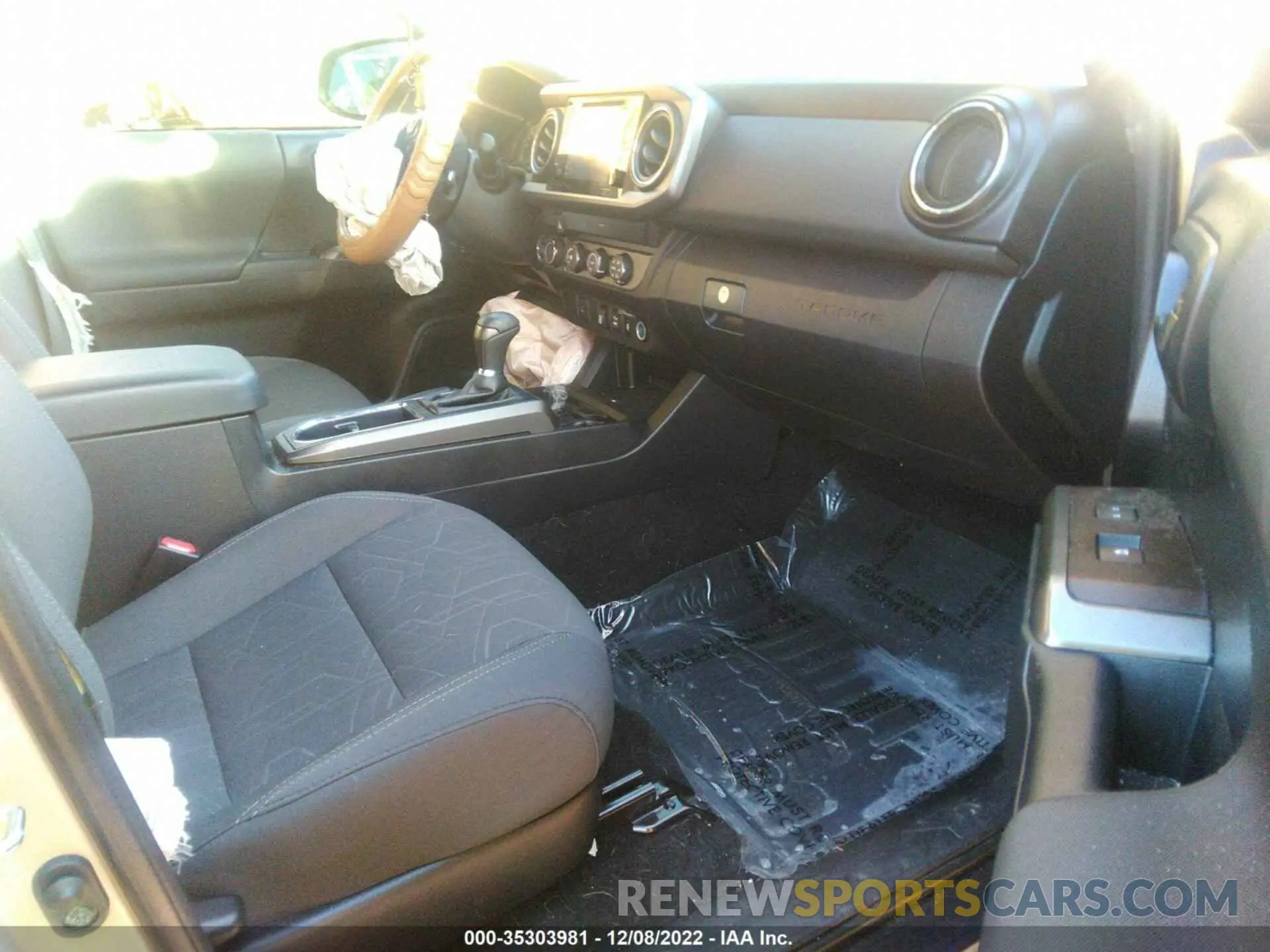 5 fotografías del automóvil dañado 3TMCZ5AN3KM227774 TOYOTA TACOMA 4WD 2019