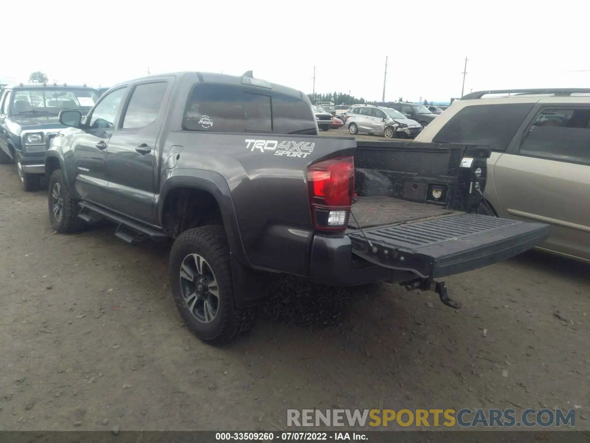 3 fotografías del automóvil dañado 3TMCZ5AN3KM241951 TOYOTA TACOMA 4WD 2019