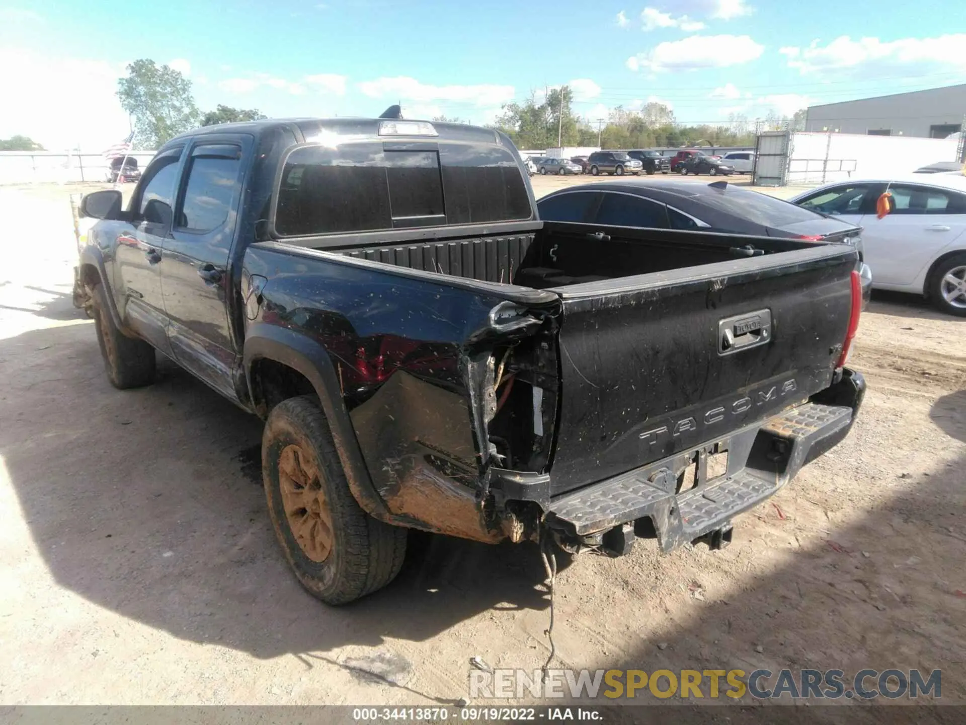 3 fotografías del automóvil dañado 3TMCZ5AN5KM198942 TOYOTA TACOMA 4WD 2019