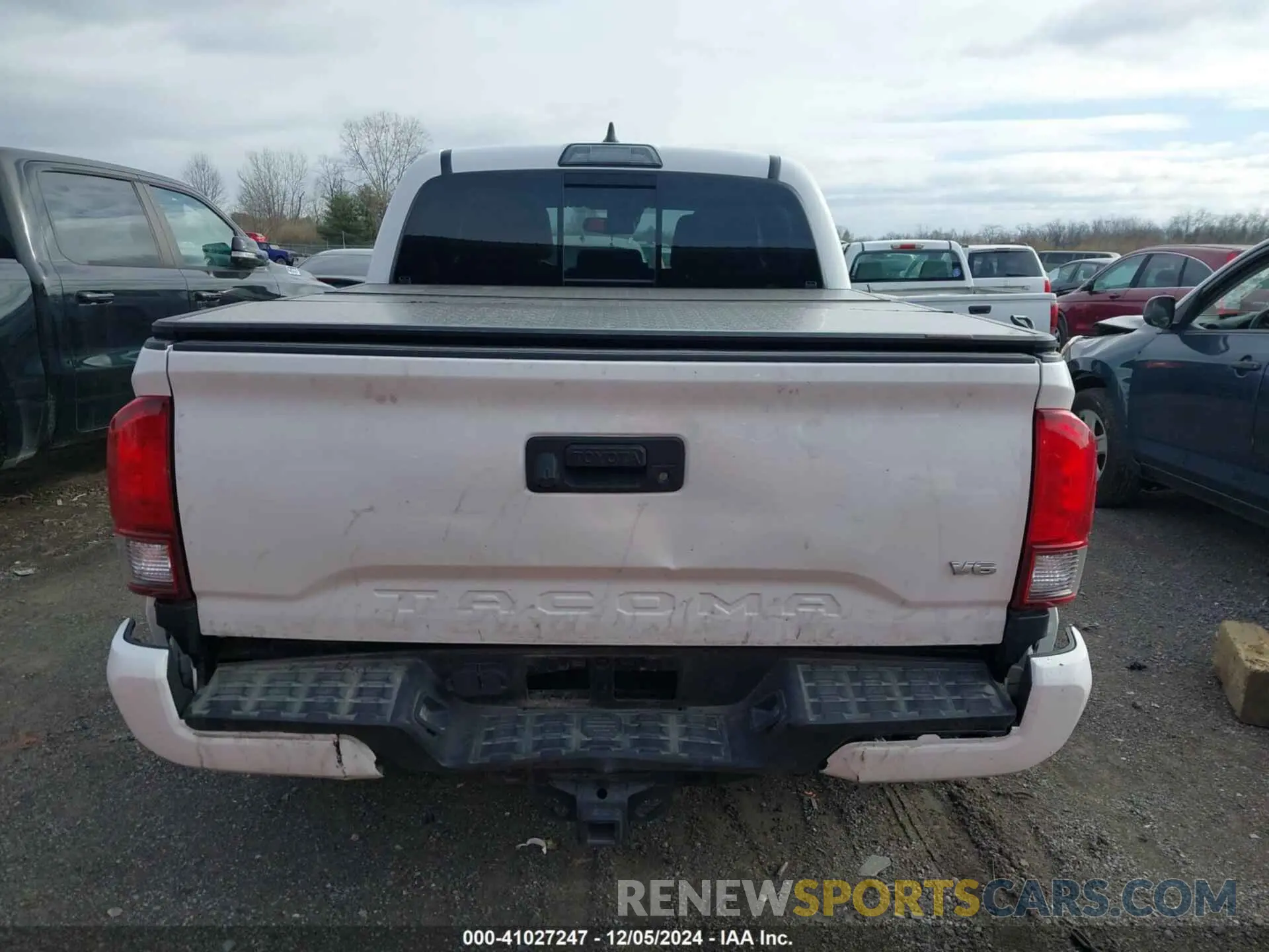16 fotografías del automóvil dañado 3TMCZ5AN5KM210779 TOYOTA TACOMA 4WD 2019