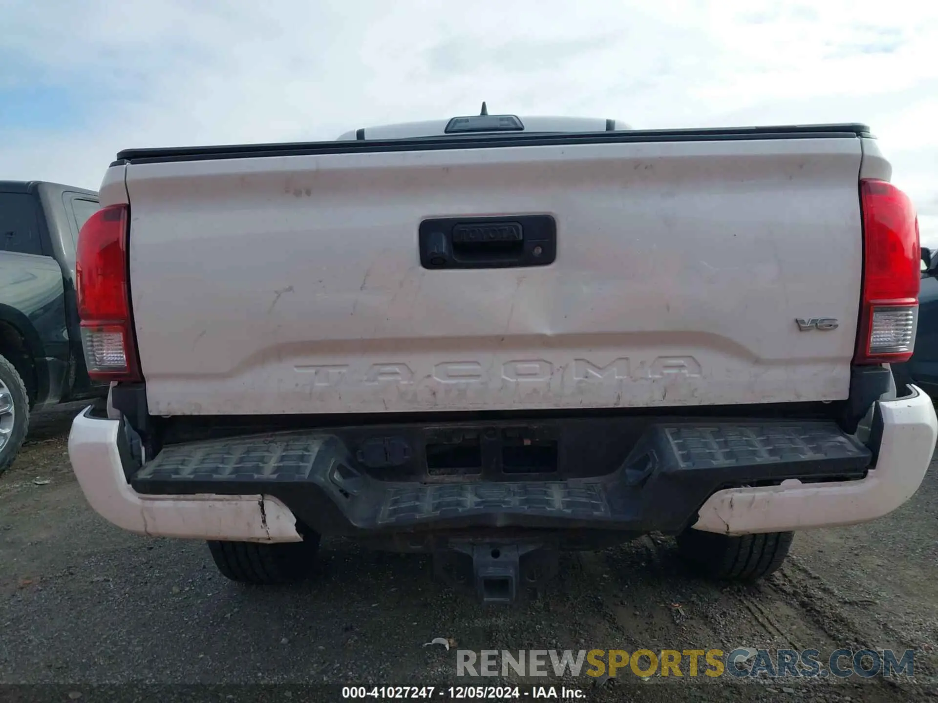 6 fotografías del automóvil dañado 3TMCZ5AN5KM210779 TOYOTA TACOMA 4WD 2019