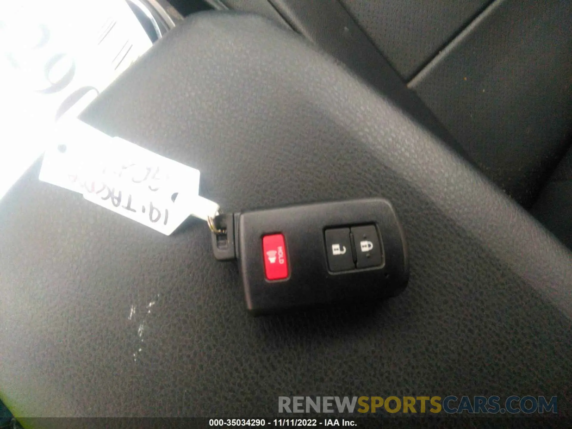 11 fotografías del automóvil dañado 3TMCZ5AN5KM275860 TOYOTA TACOMA 4WD 2019