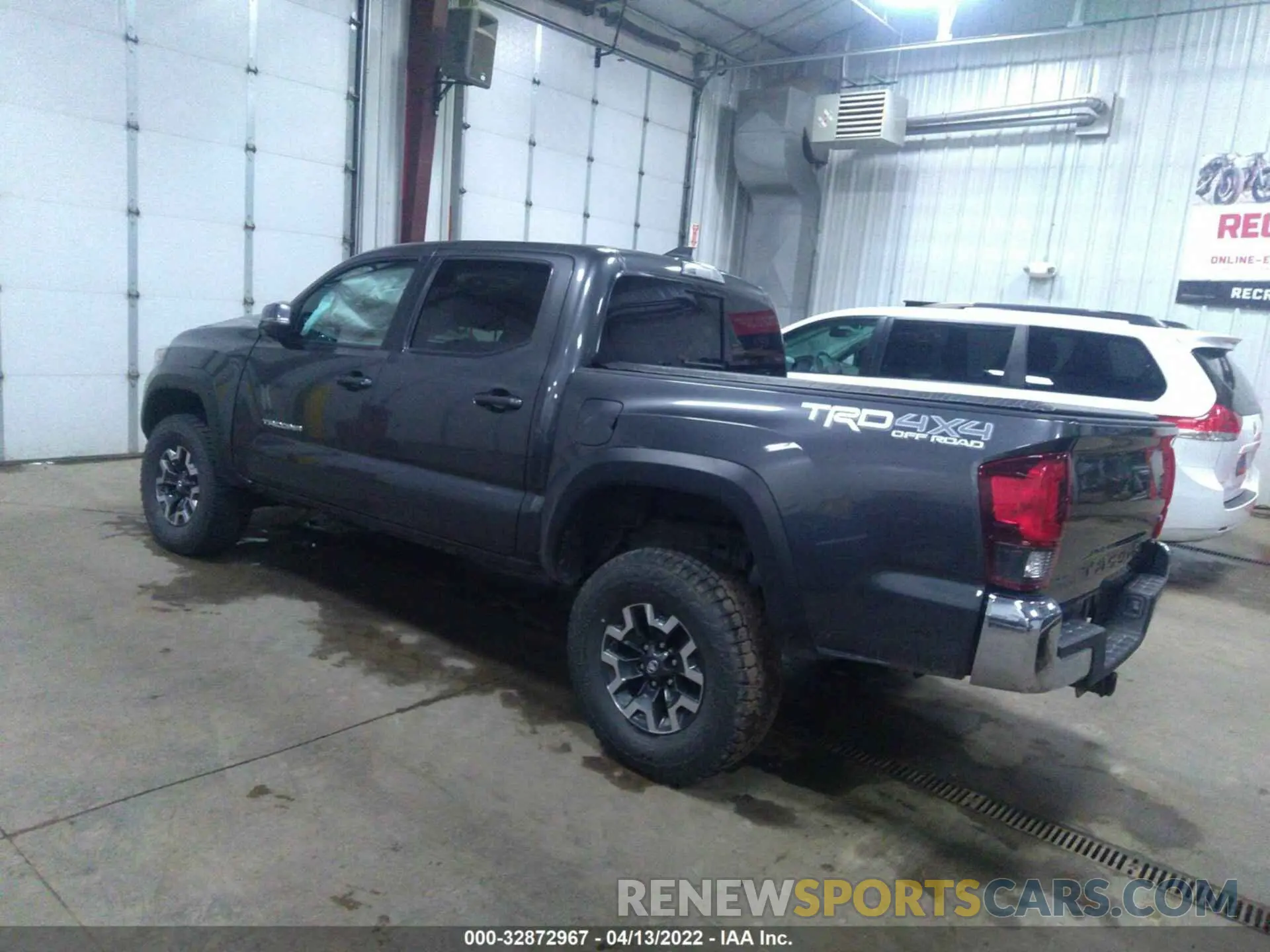 3 fotografías del automóvil dañado 3TMCZ5AN6KM276323 TOYOTA TACOMA 4WD 2019