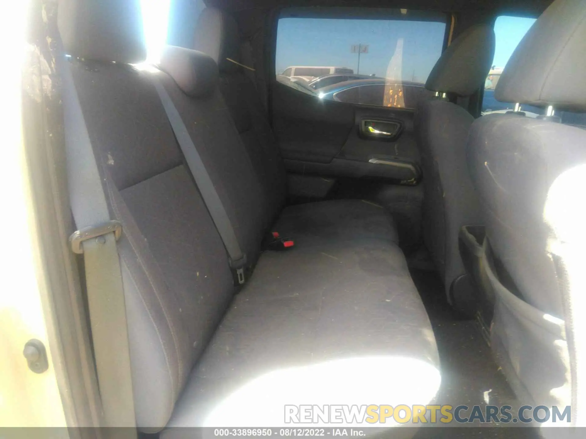 8 fotografías del automóvil dañado 3TMCZ5AN7KM207110 TOYOTA TACOMA 4WD 2019