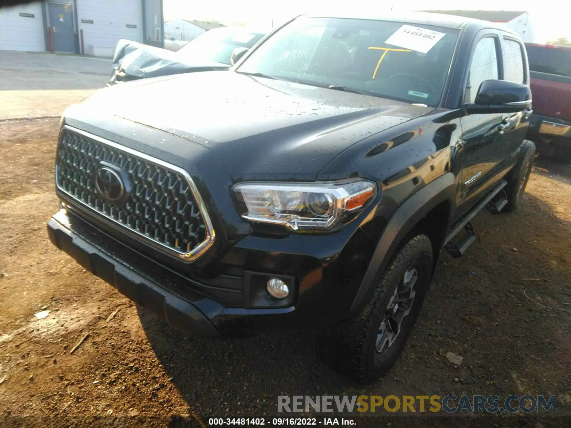 2 fotografías del automóvil dañado 3TMCZ5AN7KM238521 TOYOTA TACOMA 4WD 2019