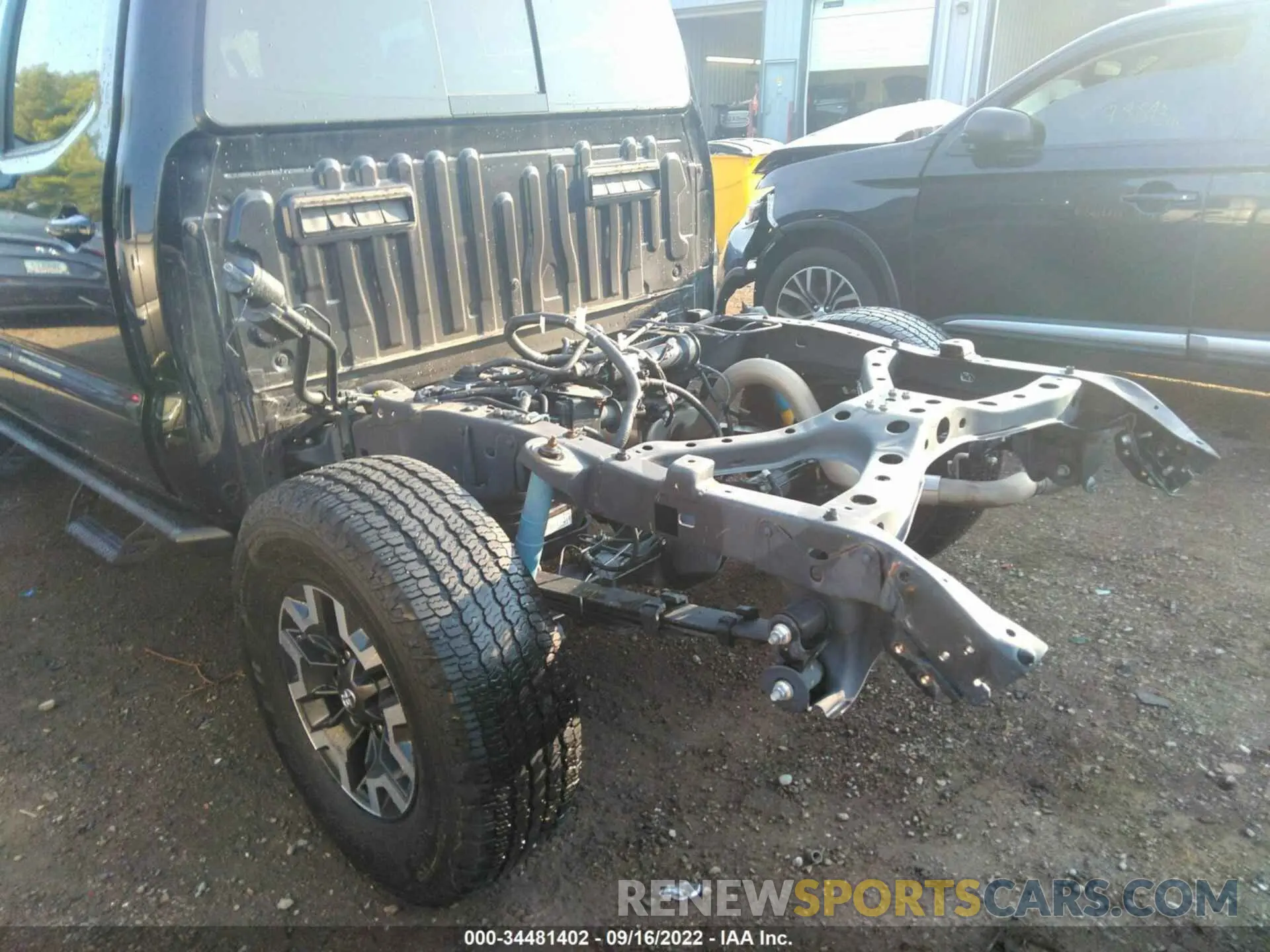 6 fotografías del automóvil dañado 3TMCZ5AN7KM238521 TOYOTA TACOMA 4WD 2019