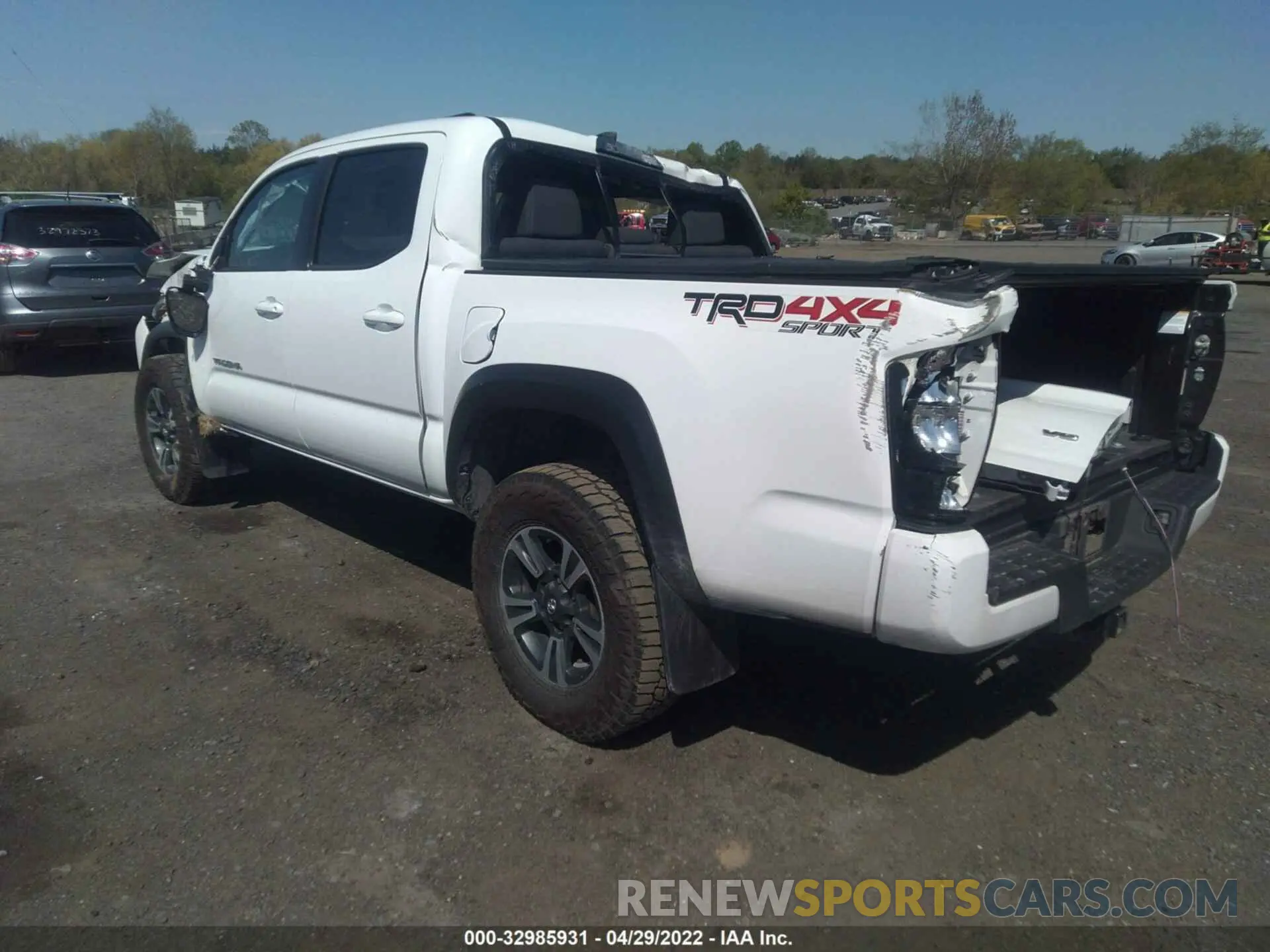 3 fotografías del automóvil dañado 3TMCZ5AN7KM247221 TOYOTA TACOMA 4WD 2019