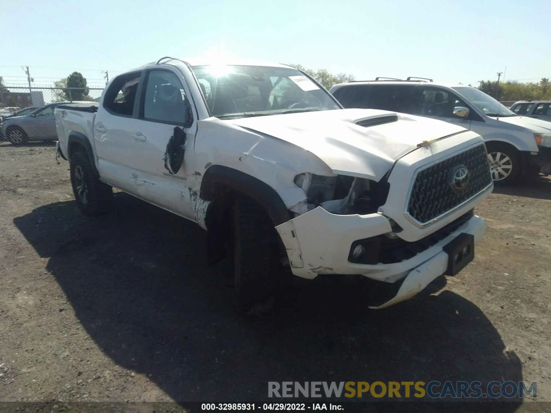 6 fotografías del automóvil dañado 3TMCZ5AN7KM247221 TOYOTA TACOMA 4WD 2019