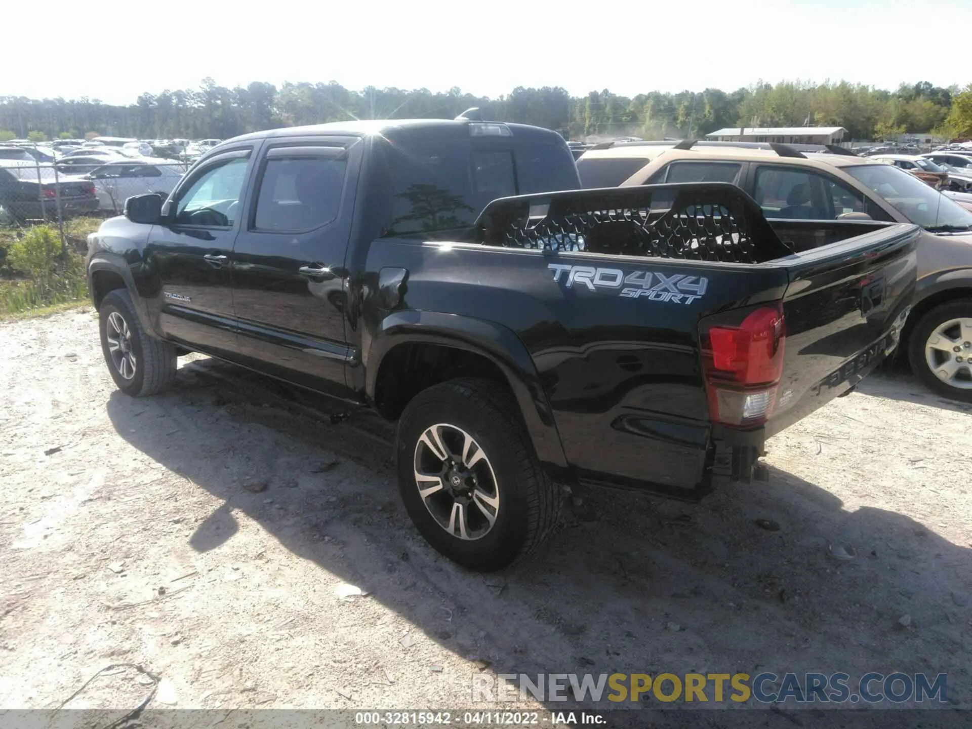 3 fotografías del automóvil dañado 3TMCZ5AN8KM197316 TOYOTA TACOMA 4WD 2019