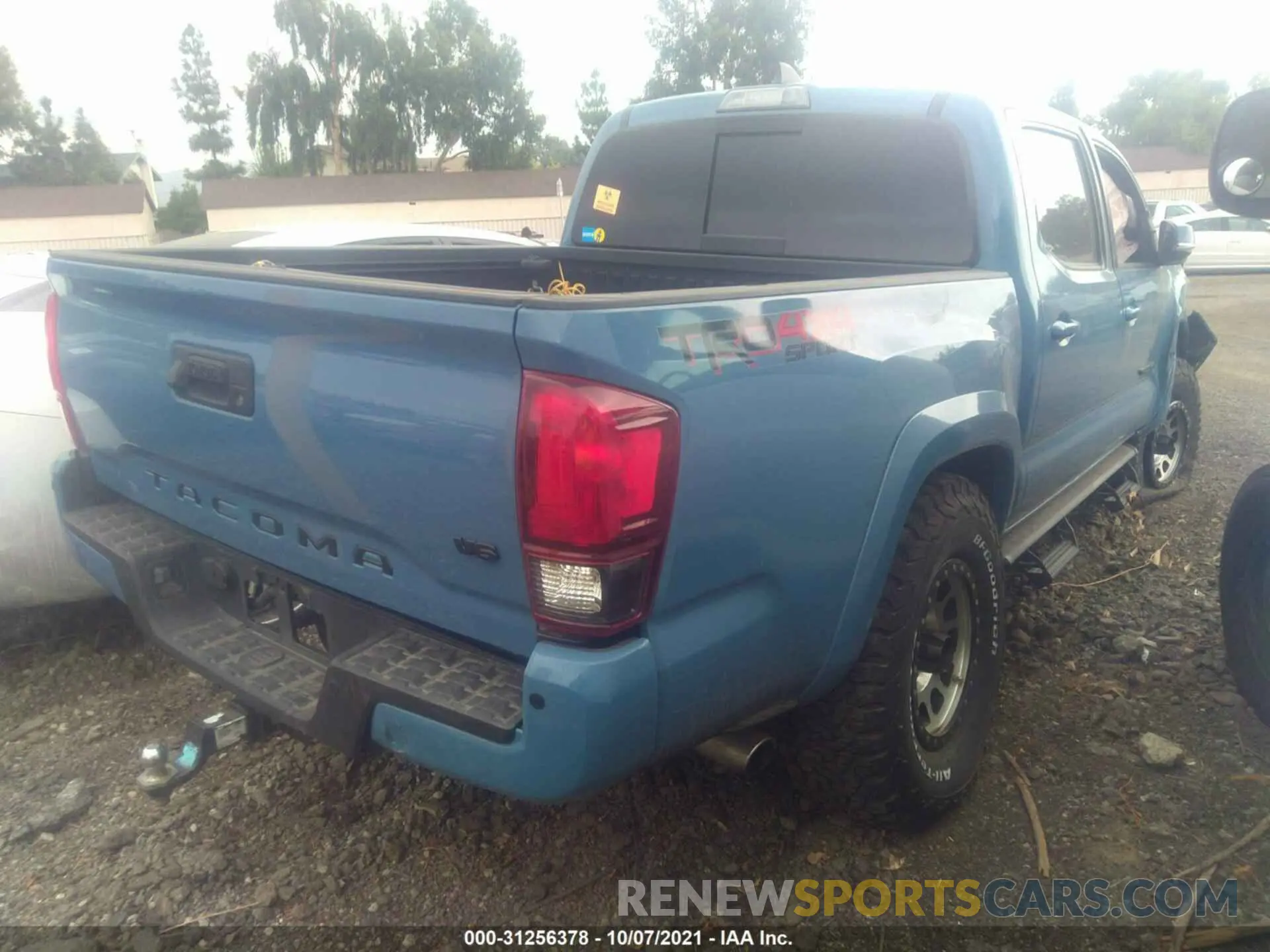 4 fotografías del automóvil dañado 3TMCZ5AN8KM208279 TOYOTA TACOMA 4WD 2019
