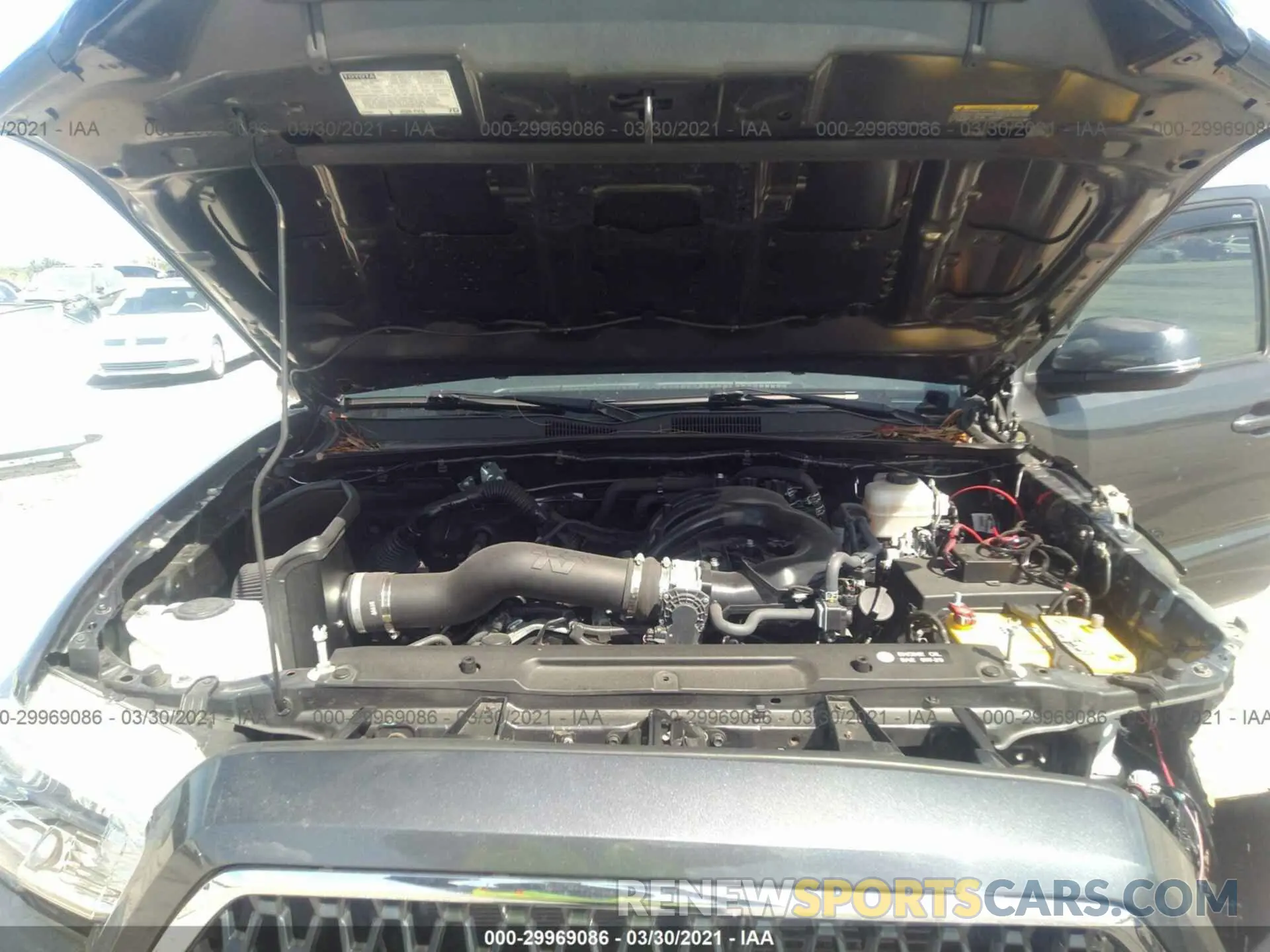 10 fotografías del automóvil dañado 3TMCZ5AN8KM258518 TOYOTA TACOMA 4WD 2019