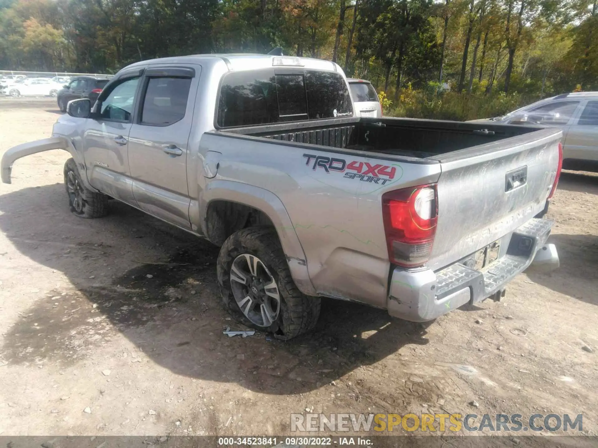 3 fotografías del automóvil dañado 5TFCZ5AN1KX175880 TOYOTA TACOMA 4WD 2019