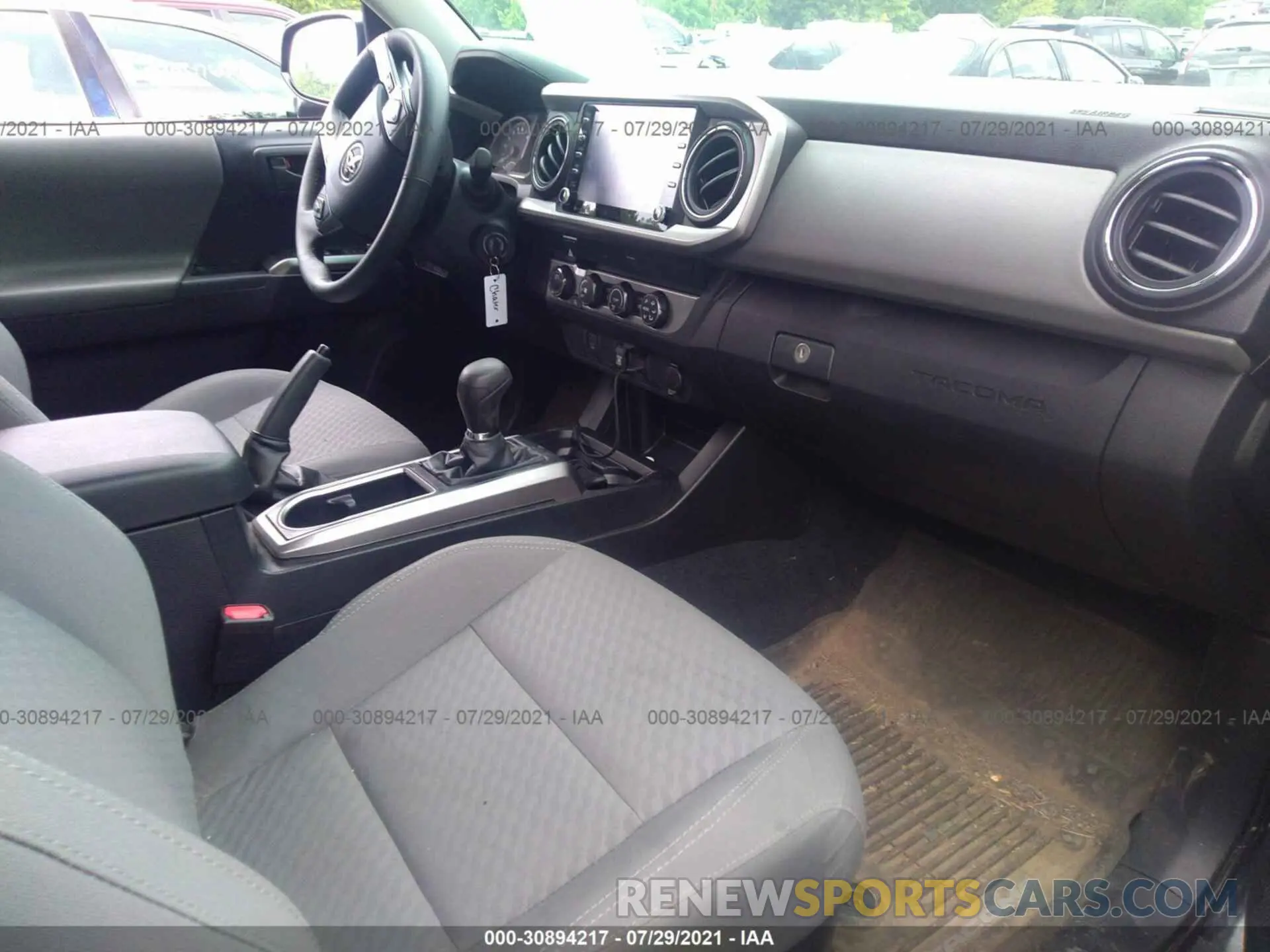 5 fotografías del automóvil dañado 3TMCZ5AN0LM364317 TOYOTA TACOMA 4WD 2020