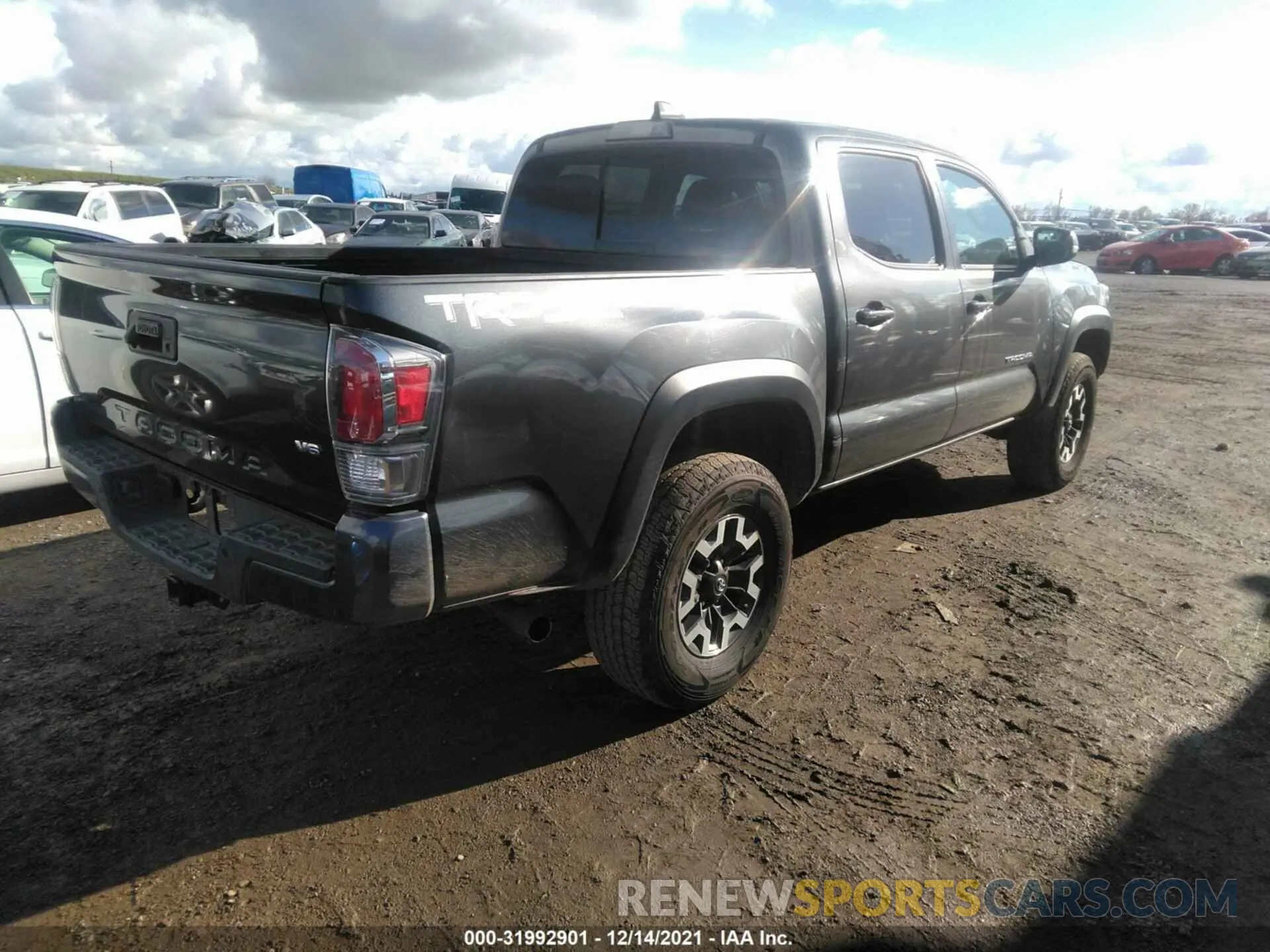 4 fotografías del automóvil dañado 3TMCZ5AN1LM331813 TOYOTA TACOMA 4WD 2020