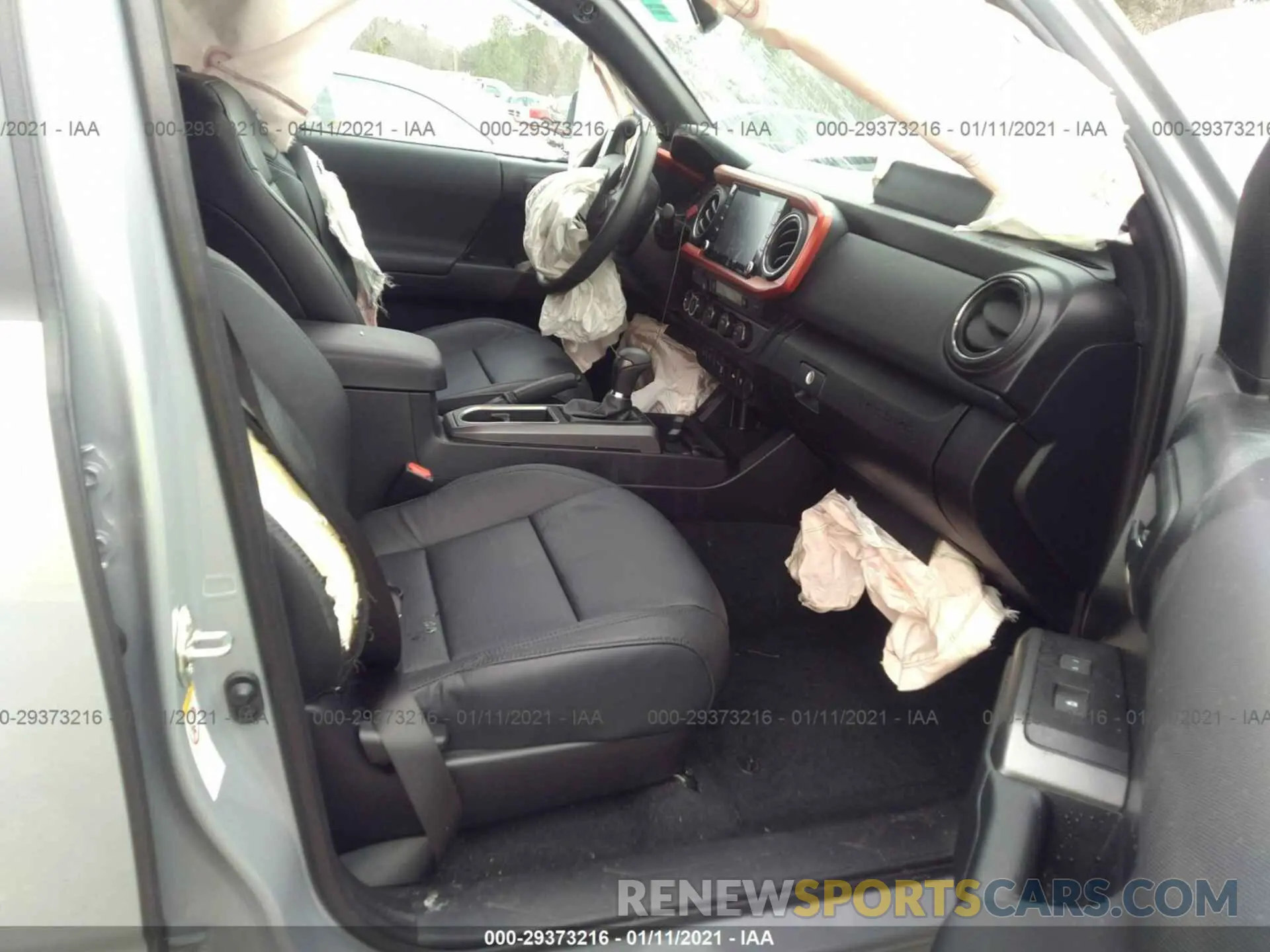 5 fotografías del automóvil dañado 3TMCZ5AN1LM349471 TOYOTA TACOMA 4WD 2020