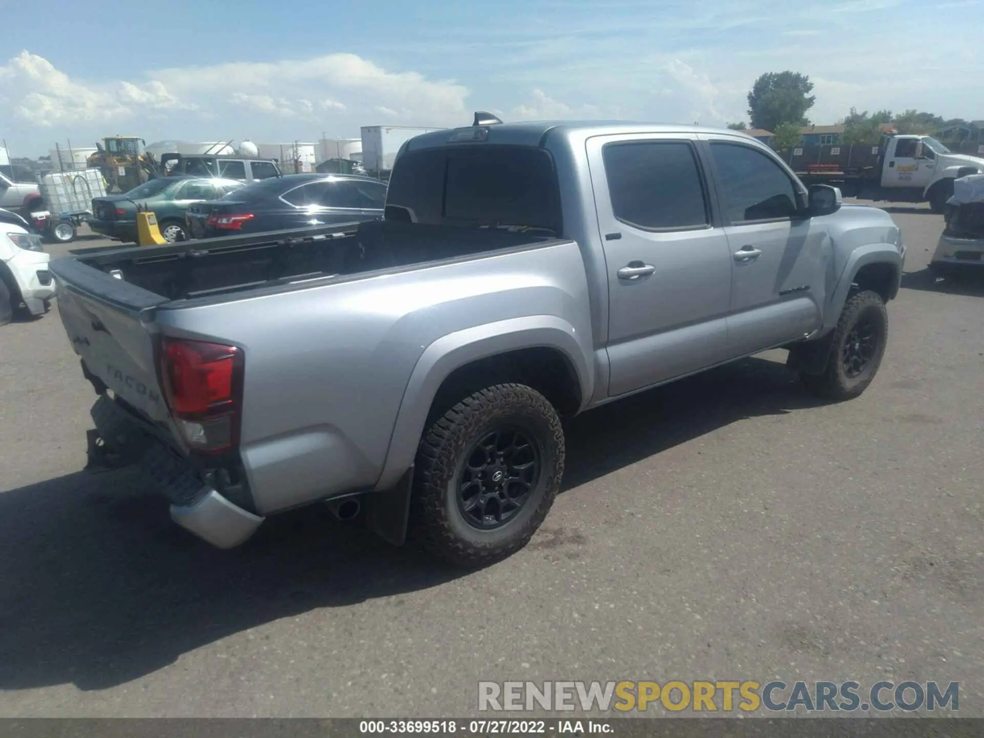 4 fotografías del automóvil dañado 3TMCZ5AN3LM367275 TOYOTA TACOMA 4WD 2020