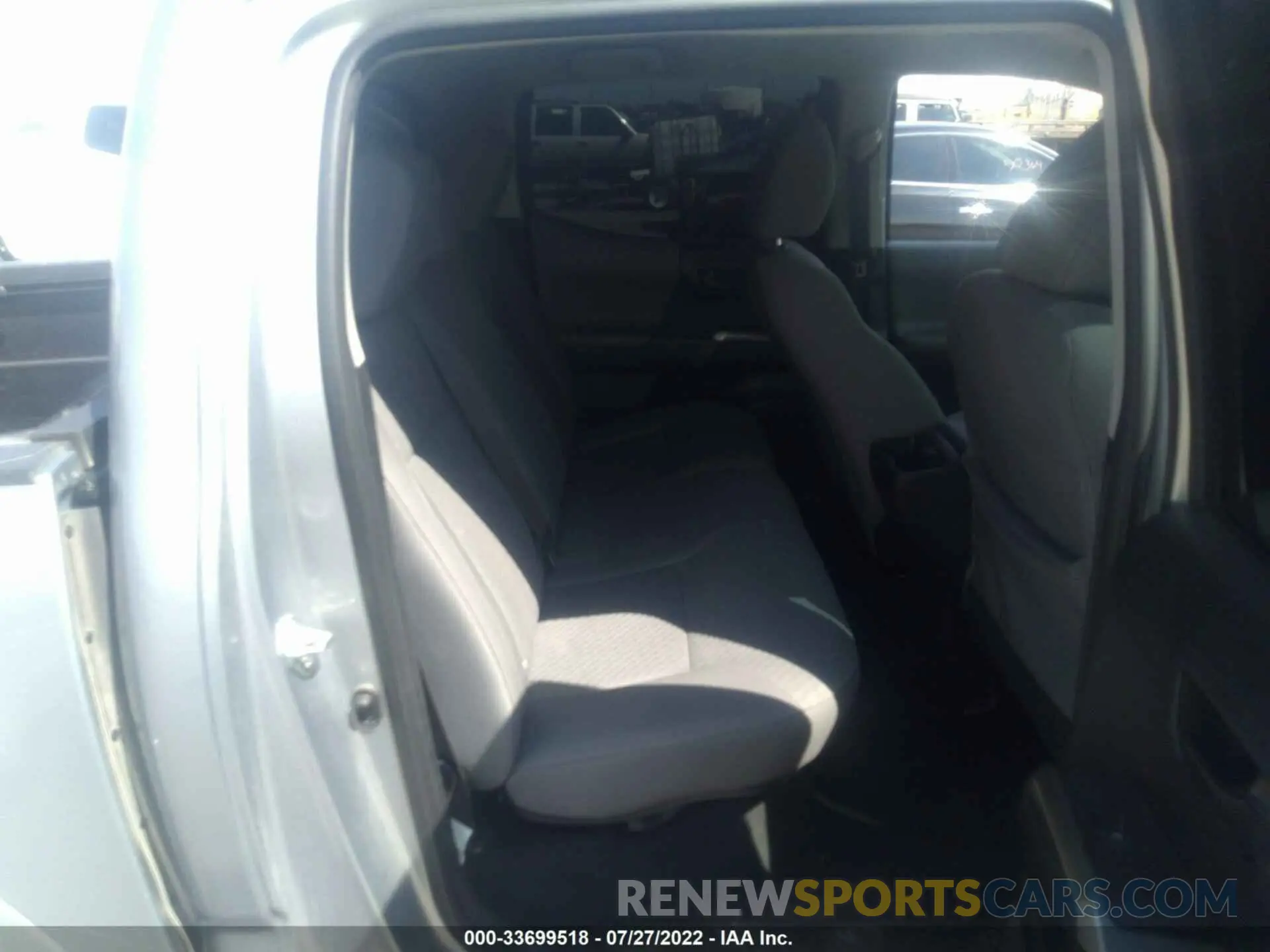 8 fotografías del automóvil dañado 3TMCZ5AN3LM367275 TOYOTA TACOMA 4WD 2020