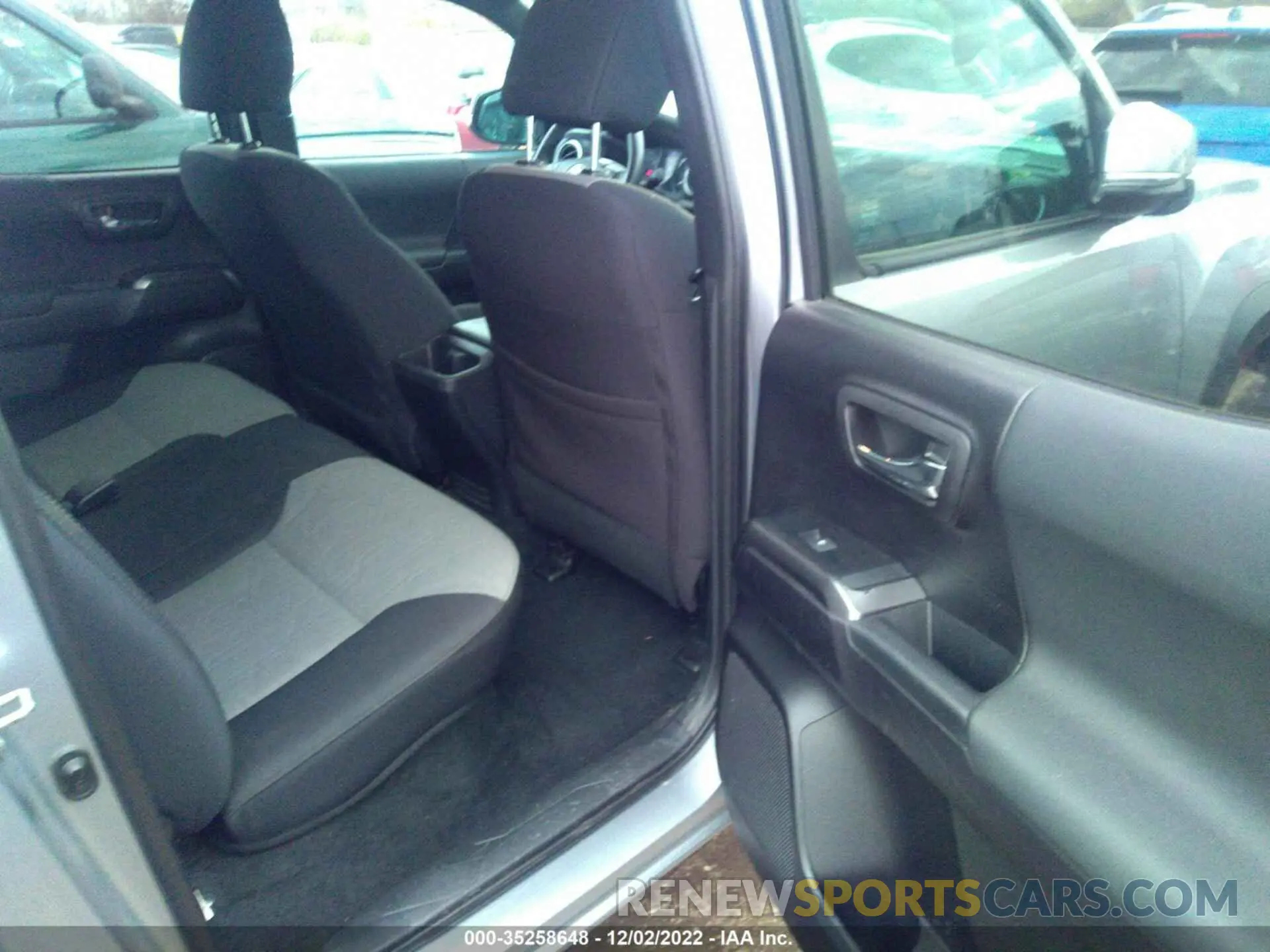 8 fotografías del automóvil dañado 3TMCZ5AN4LM329537 TOYOTA TACOMA 4WD 2020